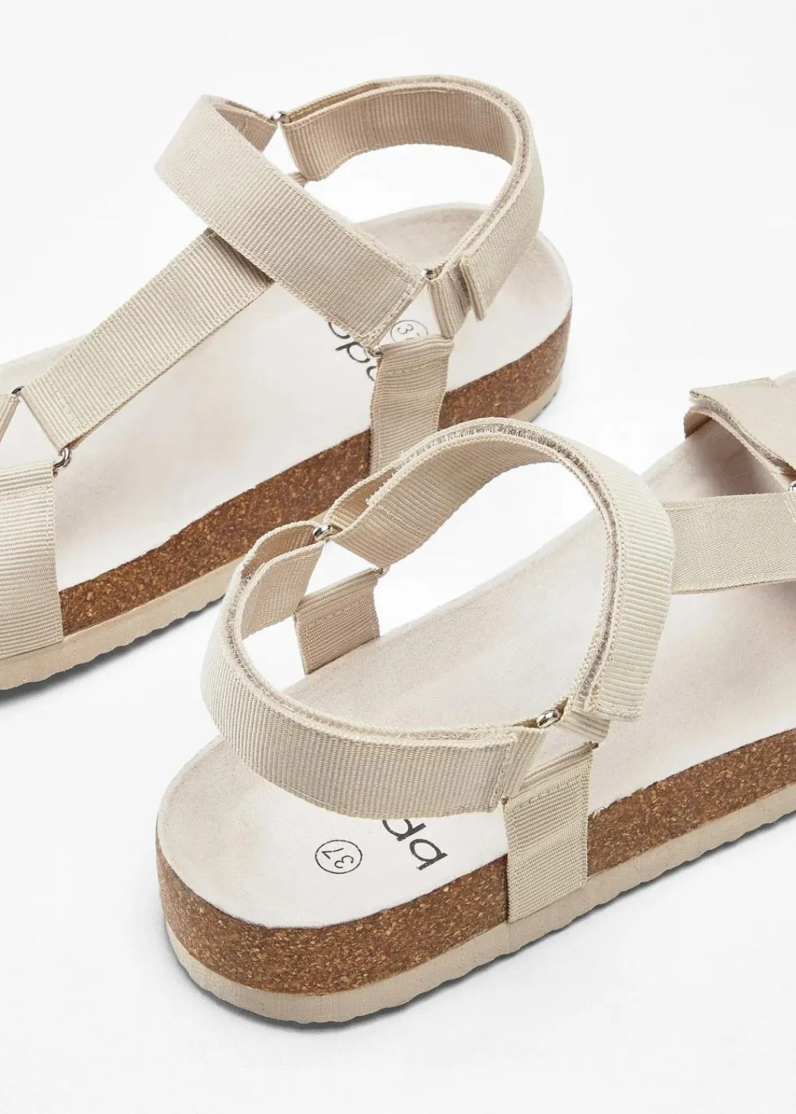 bonprix Sommerschuhe^alen mit leicht geformtem Fußbett sand
