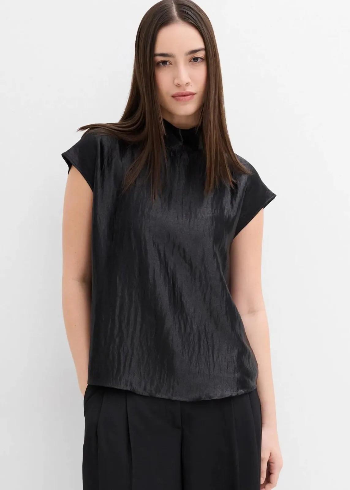 bonprix Shirts & Tops|Blusen & Tuniken^Satin Blusentop mit halbhohem Kragen schwarz