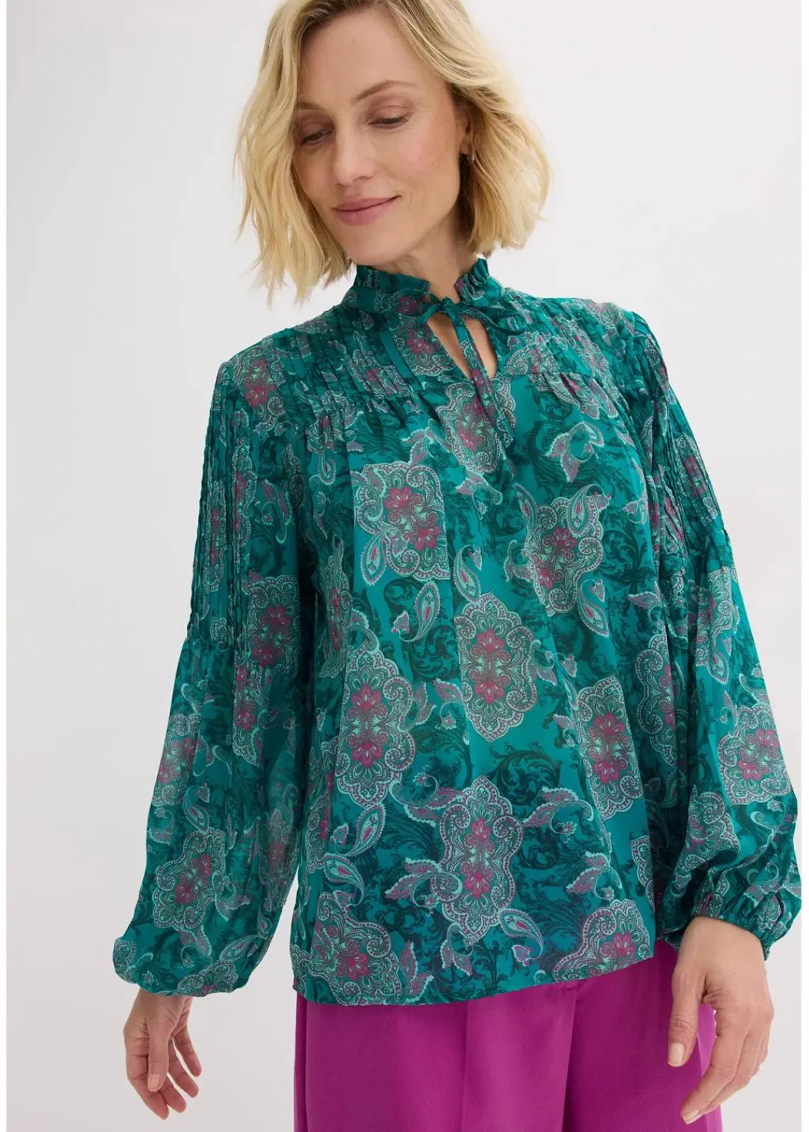 bonprix Bekleidung·Jacken & Mäntel|Blusen & Tuniken^Satin Tunika mit Biesen dunkelsmaragd/dunkelfuchsia paisley