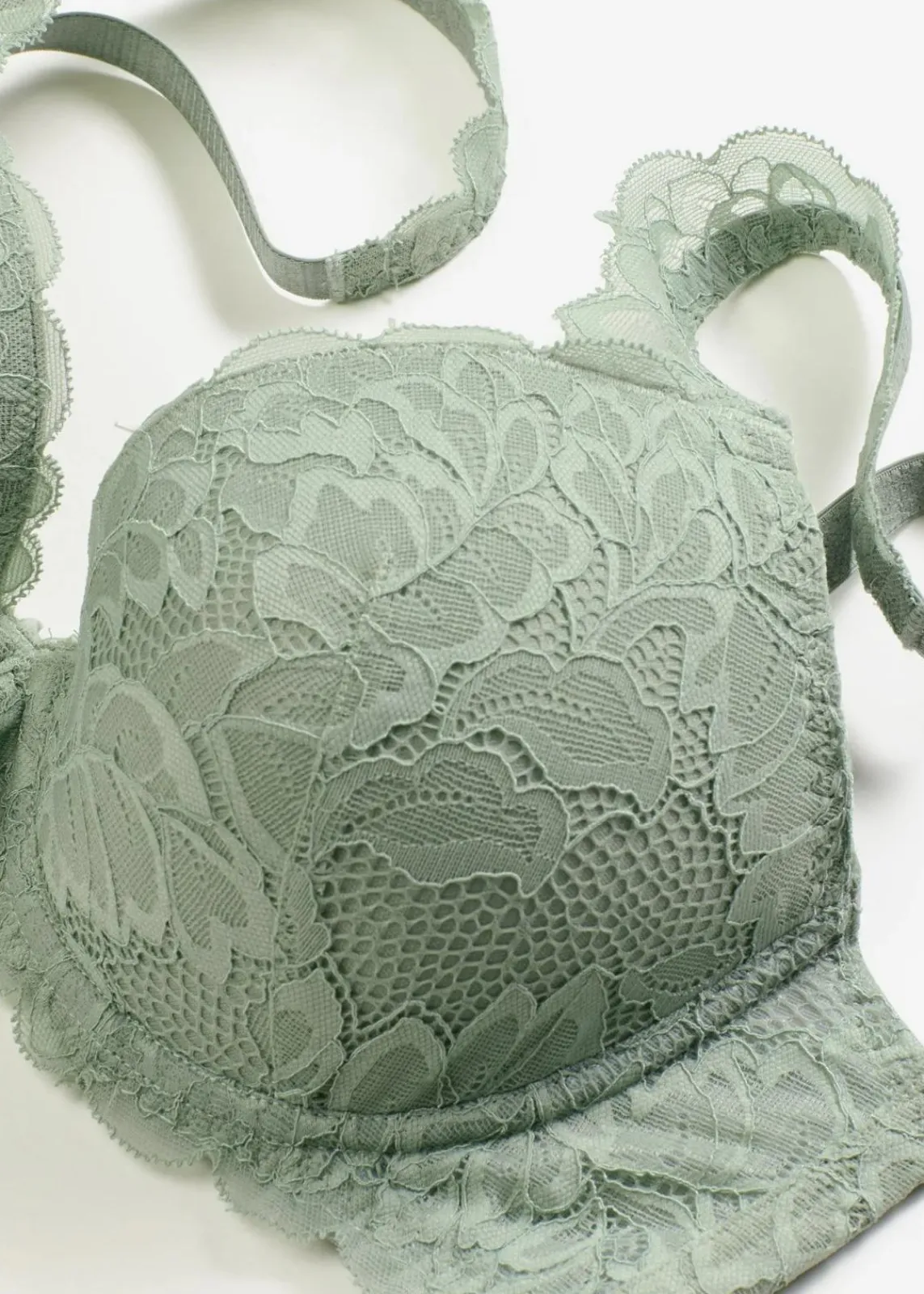 bonprix Wäsche·Dessous|Wäsche·Bhs^Schalen-BH mit floraler Spitze rauchgrün
