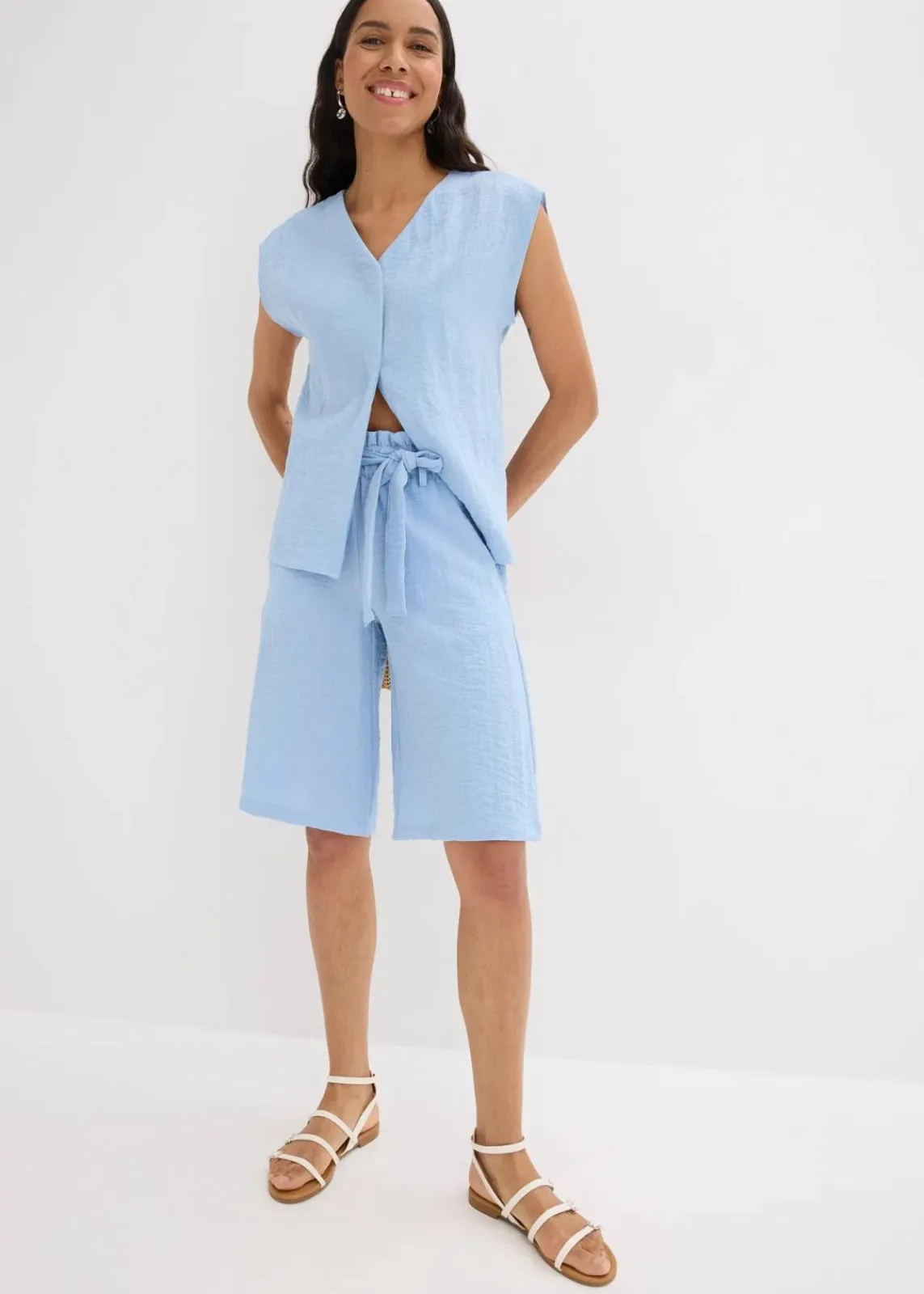bonprix Nachhaltigere Materialien|Hosen^Schlupf-Bermuda aus Viskose-Mix hellblau