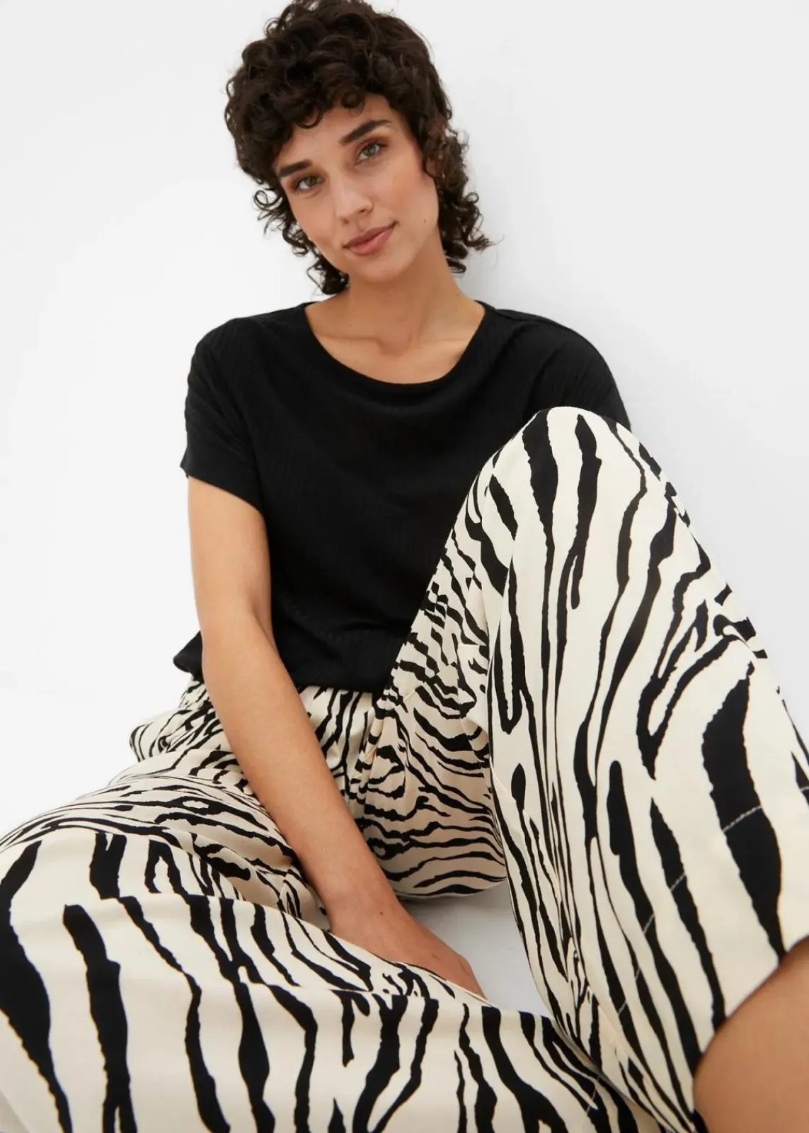 bonprix Bekleidung·Kleider|Hosen^Schlupfhose natur/schwarz zebra bedruckt