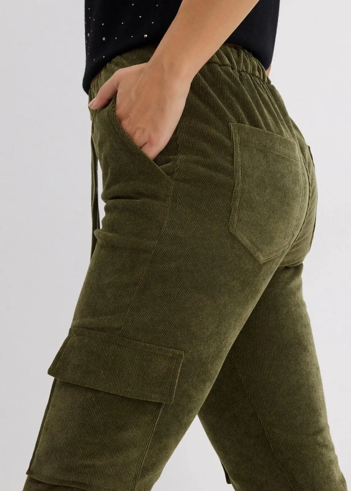 bonprix Bekleidung·Kleider|Hosen^Schlupfhose aus Samt-Cord dunkeloliv