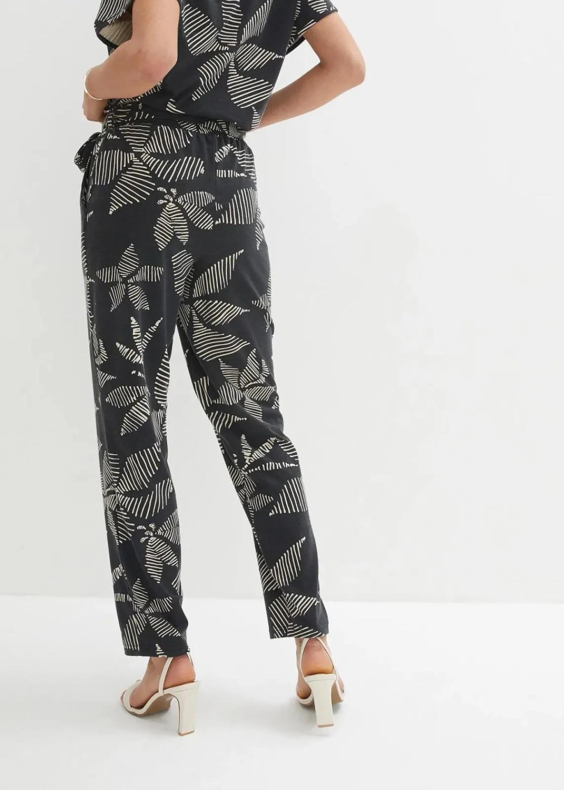 bonprix Bekleidung·Kleider|Hosen^Schlupfhose mit Bindeband schwarz/kieselbeige geblümt