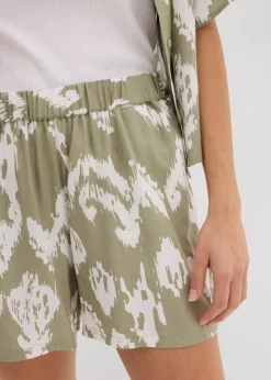 bonprix Nachhaltigere Materialien|Hosen^Schlupf-Shorts aus fließender Viskose seegras/wollweiß bedruckt