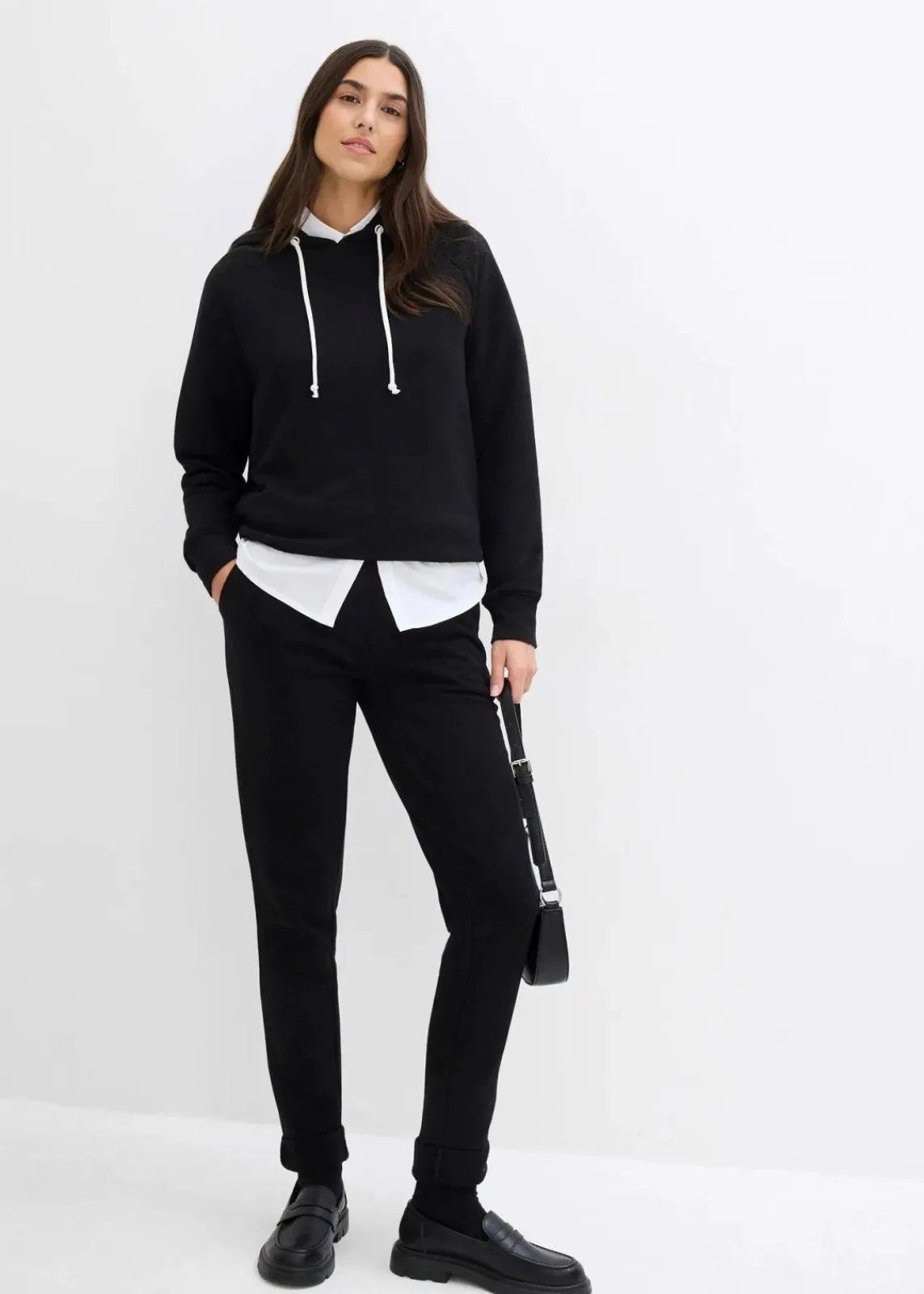 bonprix Bekleidung·Röcke|Bekleidung·Blusen & Tuniken^Schmale Jogginghose schwarz