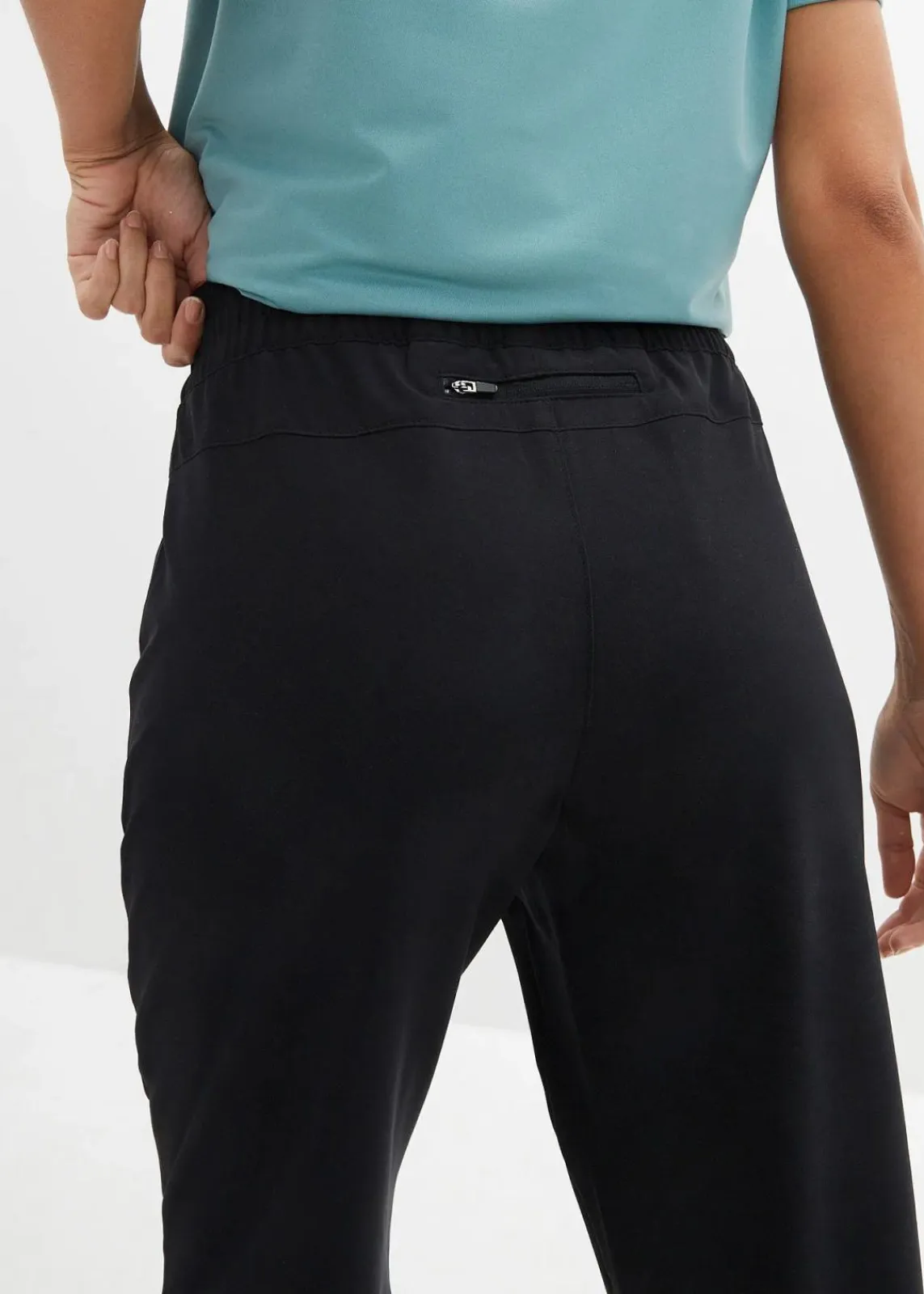 bonprix Bekleidung·Jumpsuits|Bekleidung·Sweat^Schnelltrocknende Funktionshose in Capri-Länge schwarz
