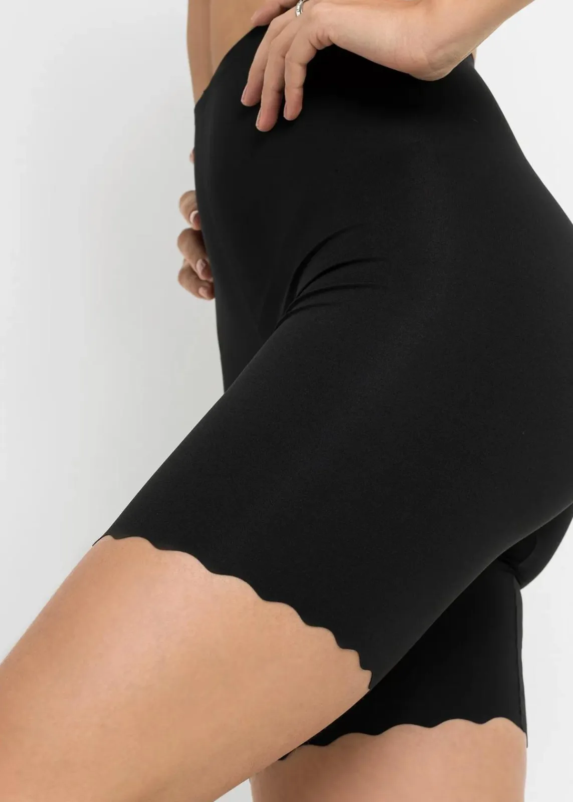 bonprix Wäsche·Radler & Oberschenkelschutz|Wäsche·Basics^Shape-Radler mit leichter Formkraft schwarz