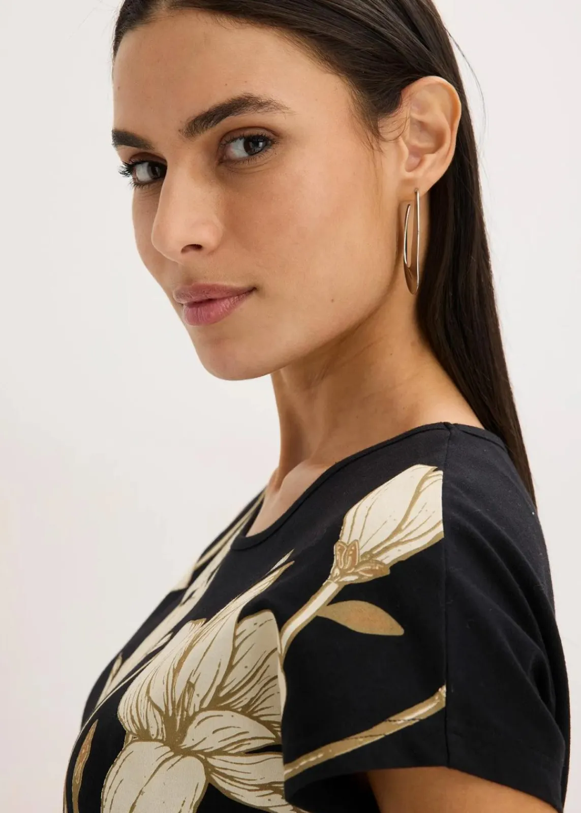 bonprix Nachhaltigere Materialien|Shirts & Tops^Shirt schwarz/hellsand/camel floral