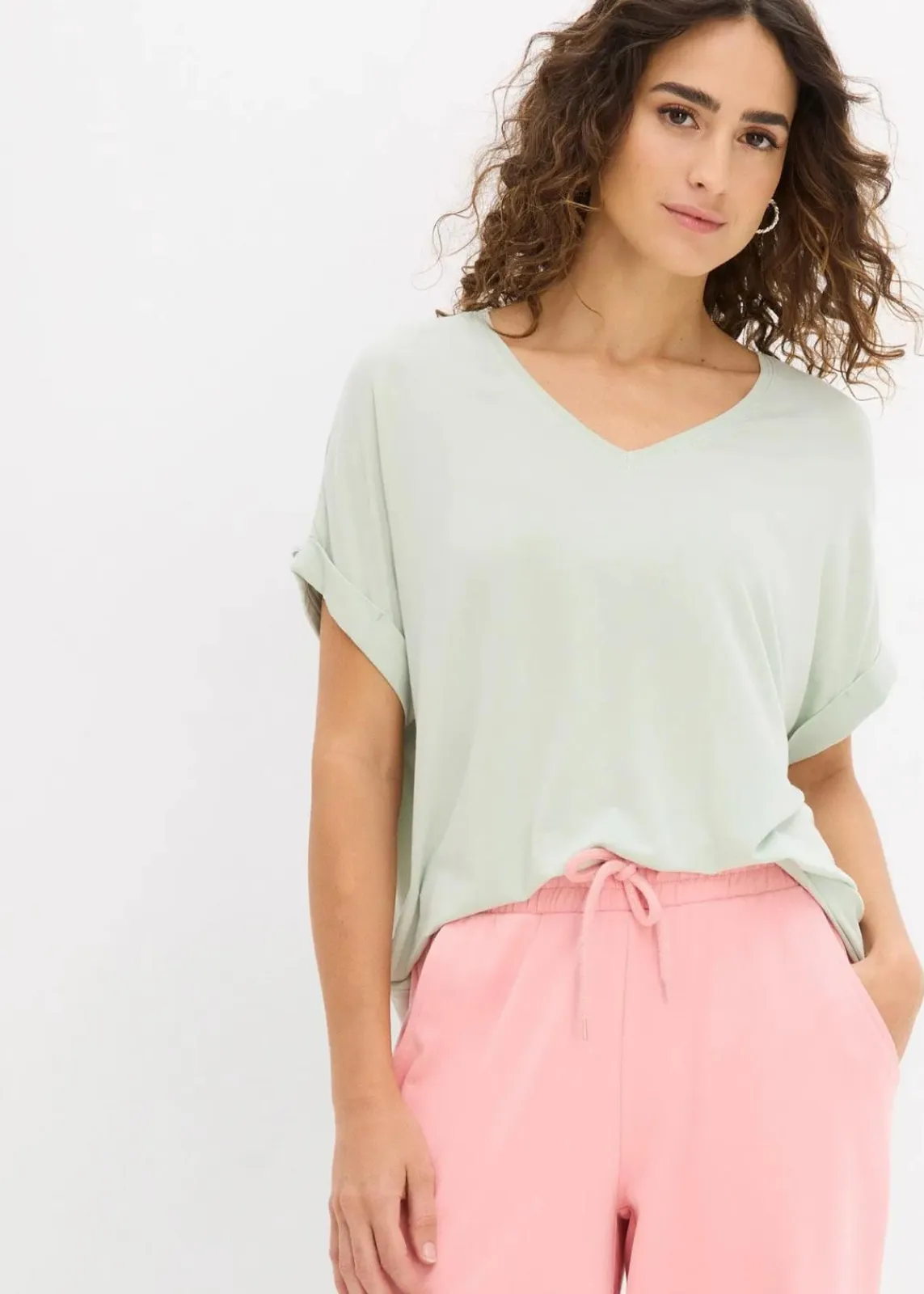 bonprix Nachhaltigere Materialien|Shirts & Tops^Shirt aus fließendem Viskose-Mix hellschilf