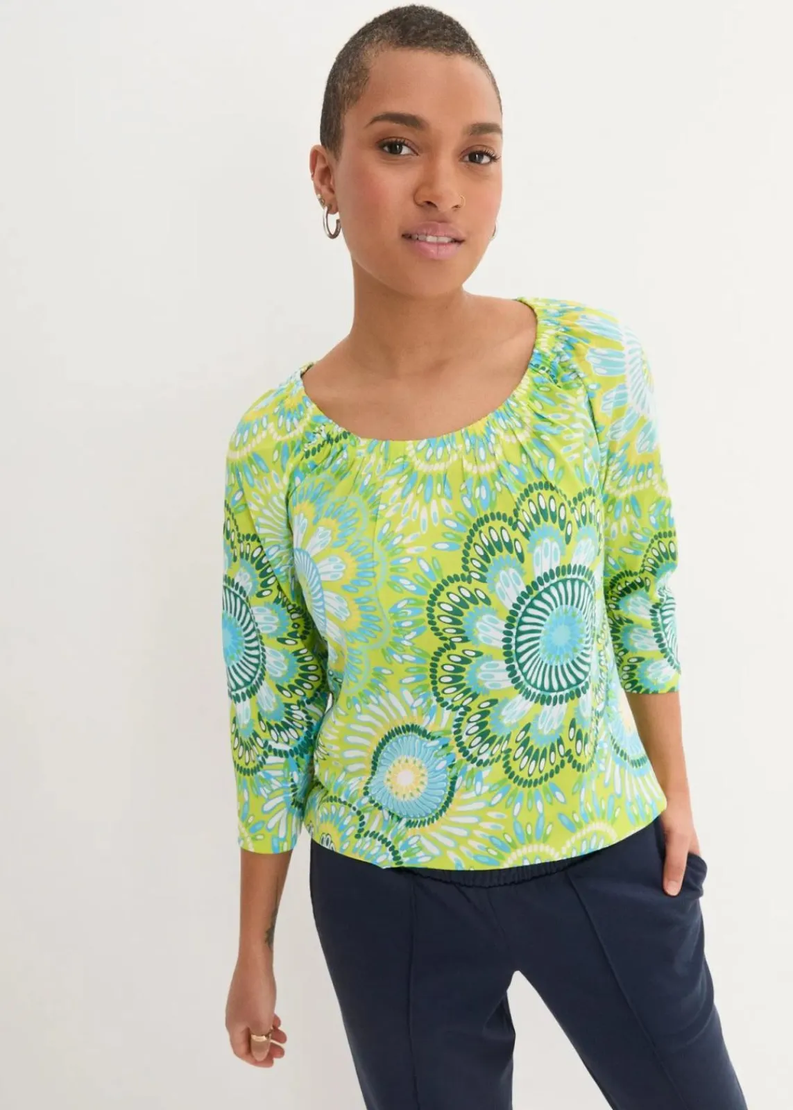 bonprix Shirts & Tops|Nachhaltigere Materialien^Shirt aus reiner Bio-Baumwolle wiesengrün geblümt