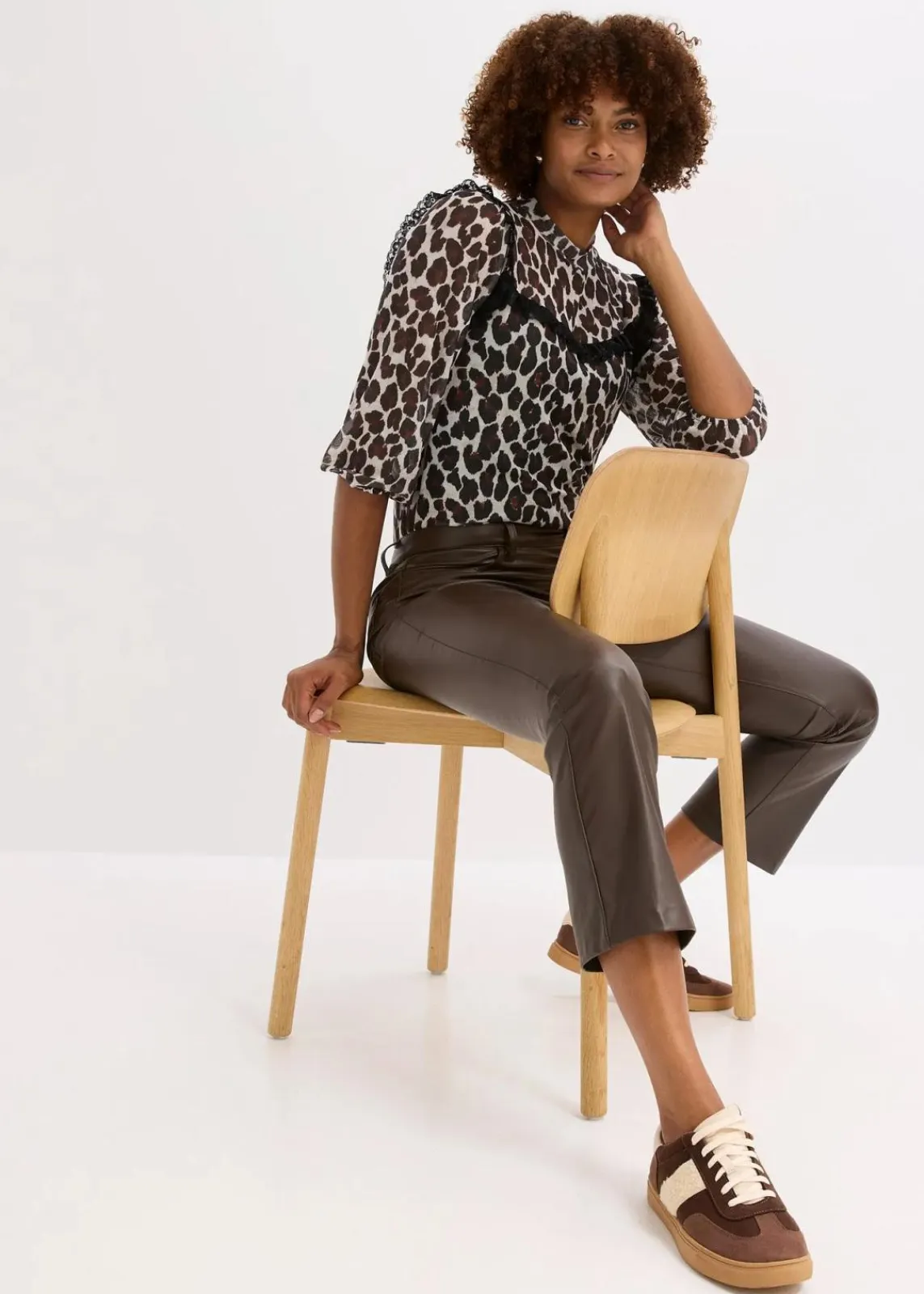 bonprix Shirts & Tops^Shirt aus softem Mesh mit Spitze braun leo bedruckt