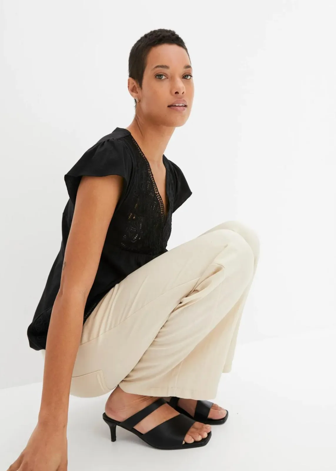bonprix Shirts & Tops|Nachhaltigere Materialien^Shirt in Viskose-Baumwoll-Mix schwarz