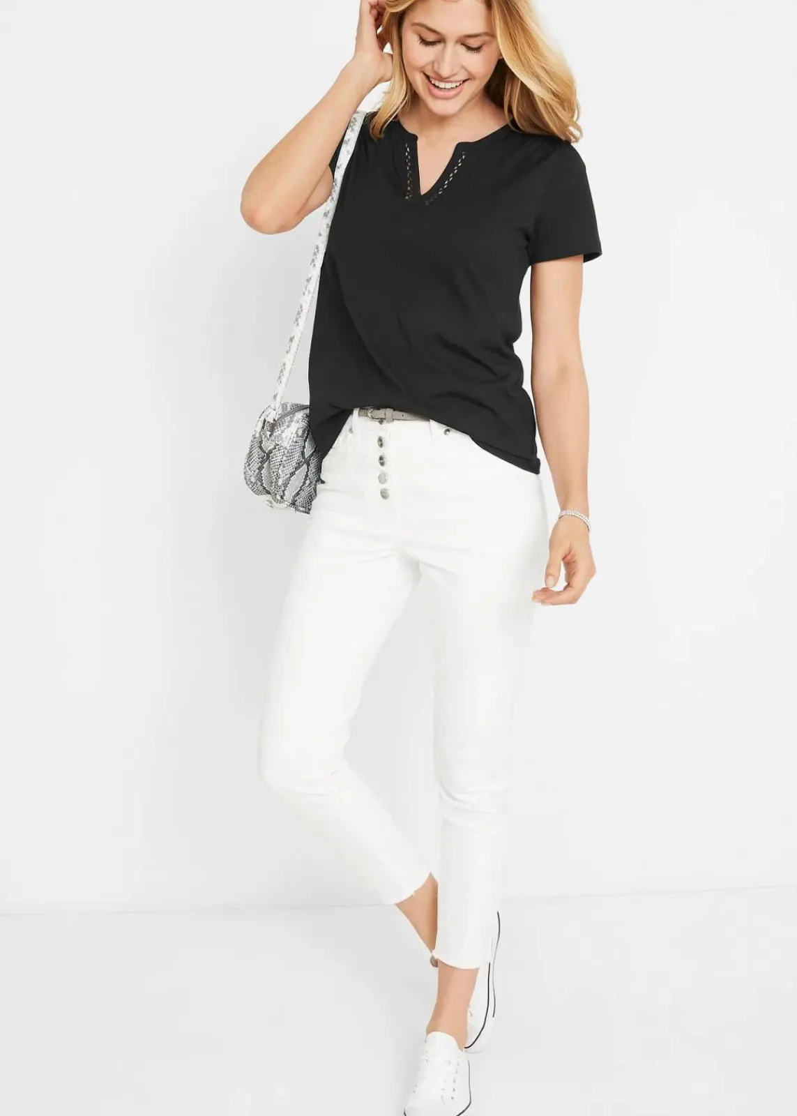 bonprix Shirts & Tops^Shirt mit dekorativem Ausschnitt schwarz