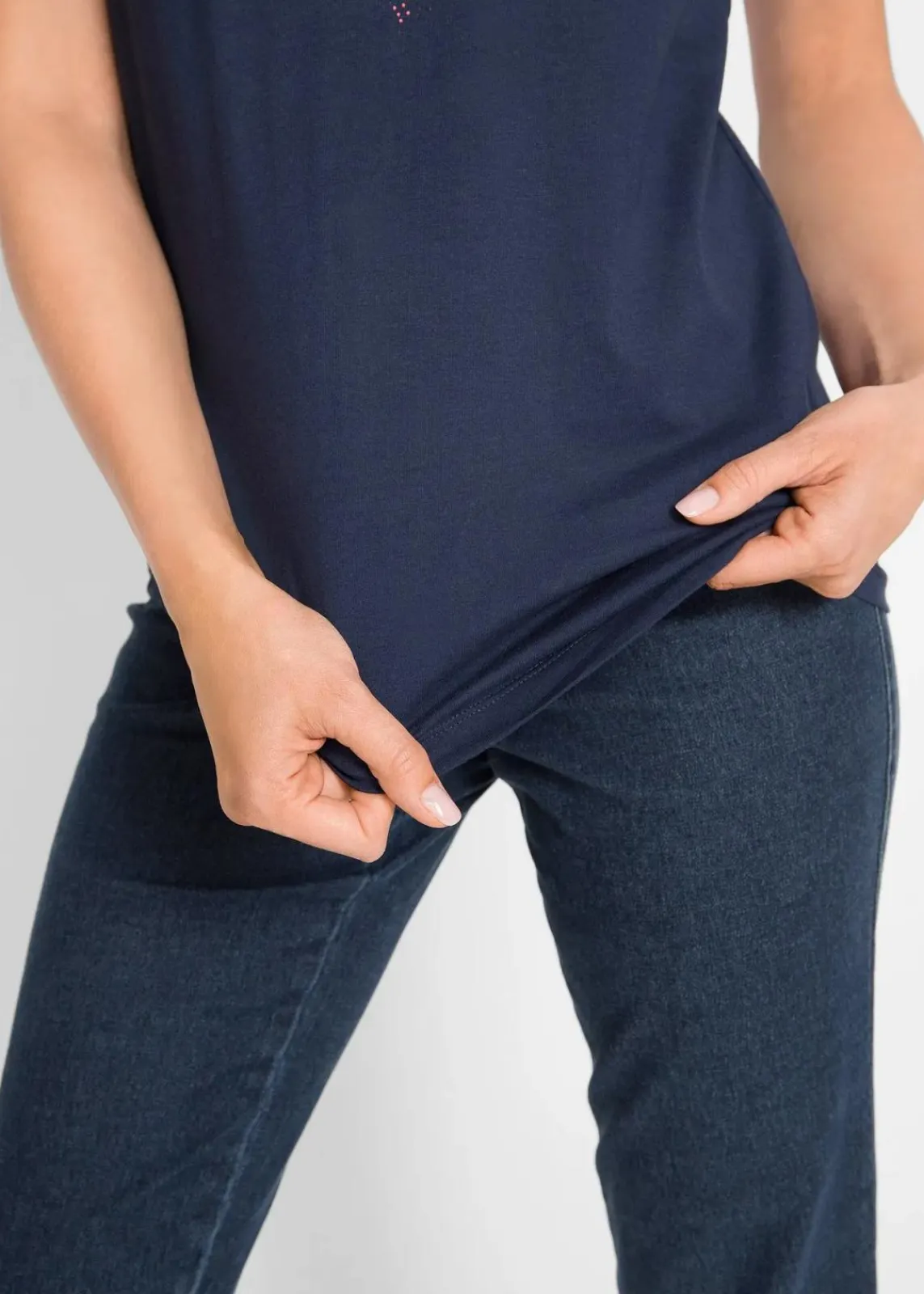bonprix Nachhaltigere Materialien|Shirts & Tops^Shirt mit Herzdruck aus Bio-Baumwolle dunkelblau bedruckt