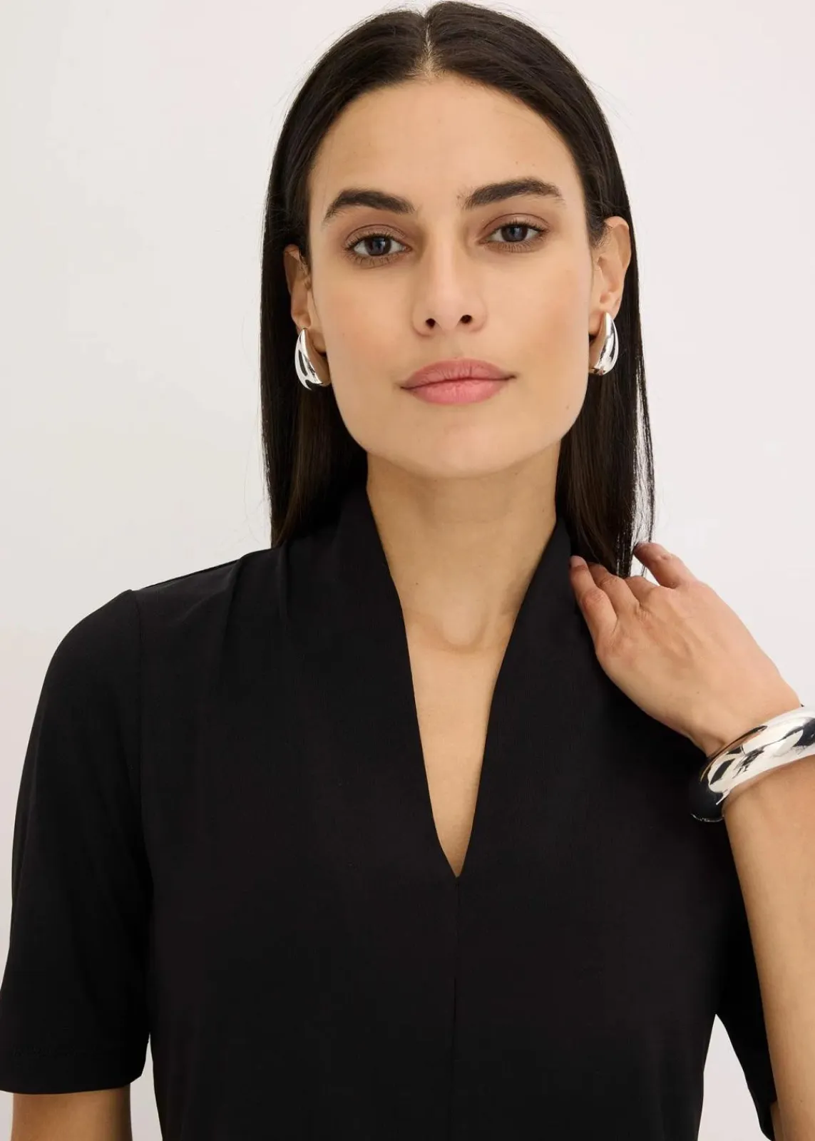 bonprix Shirts & Tops^Shirt mit Kelchkragen schwarz