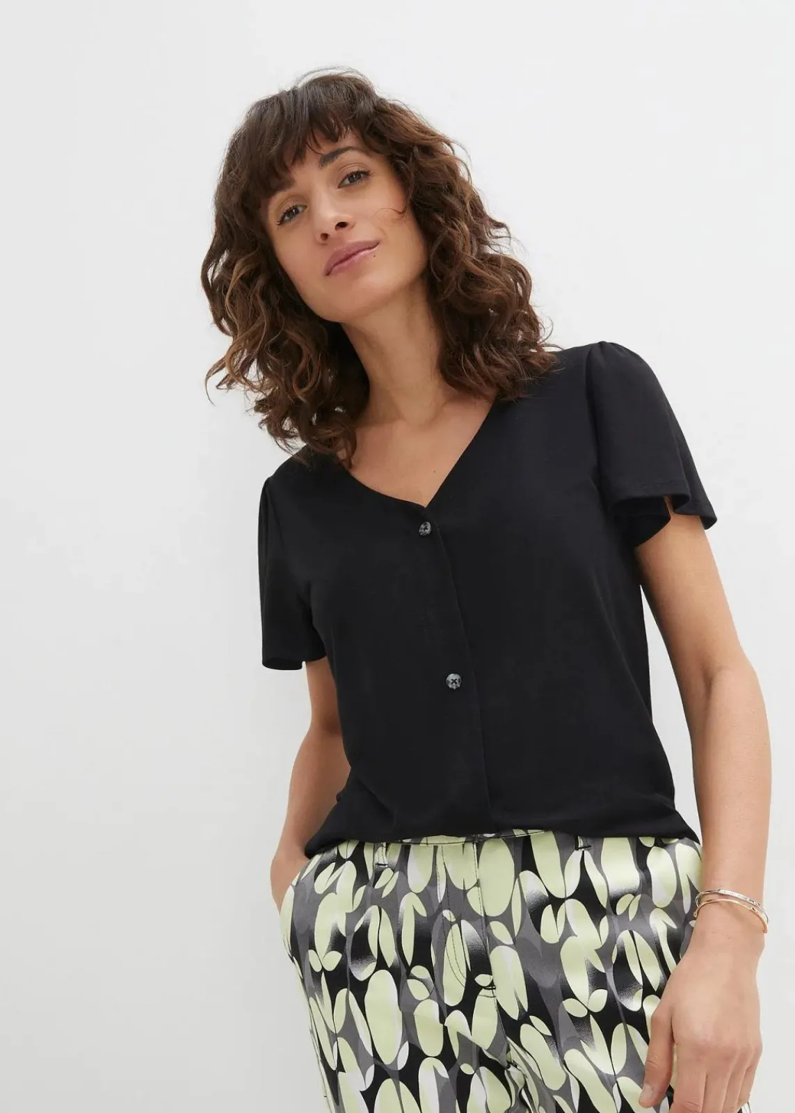 bonprix Shirts & Tops^Shirt mit Knopfleiste schwarz