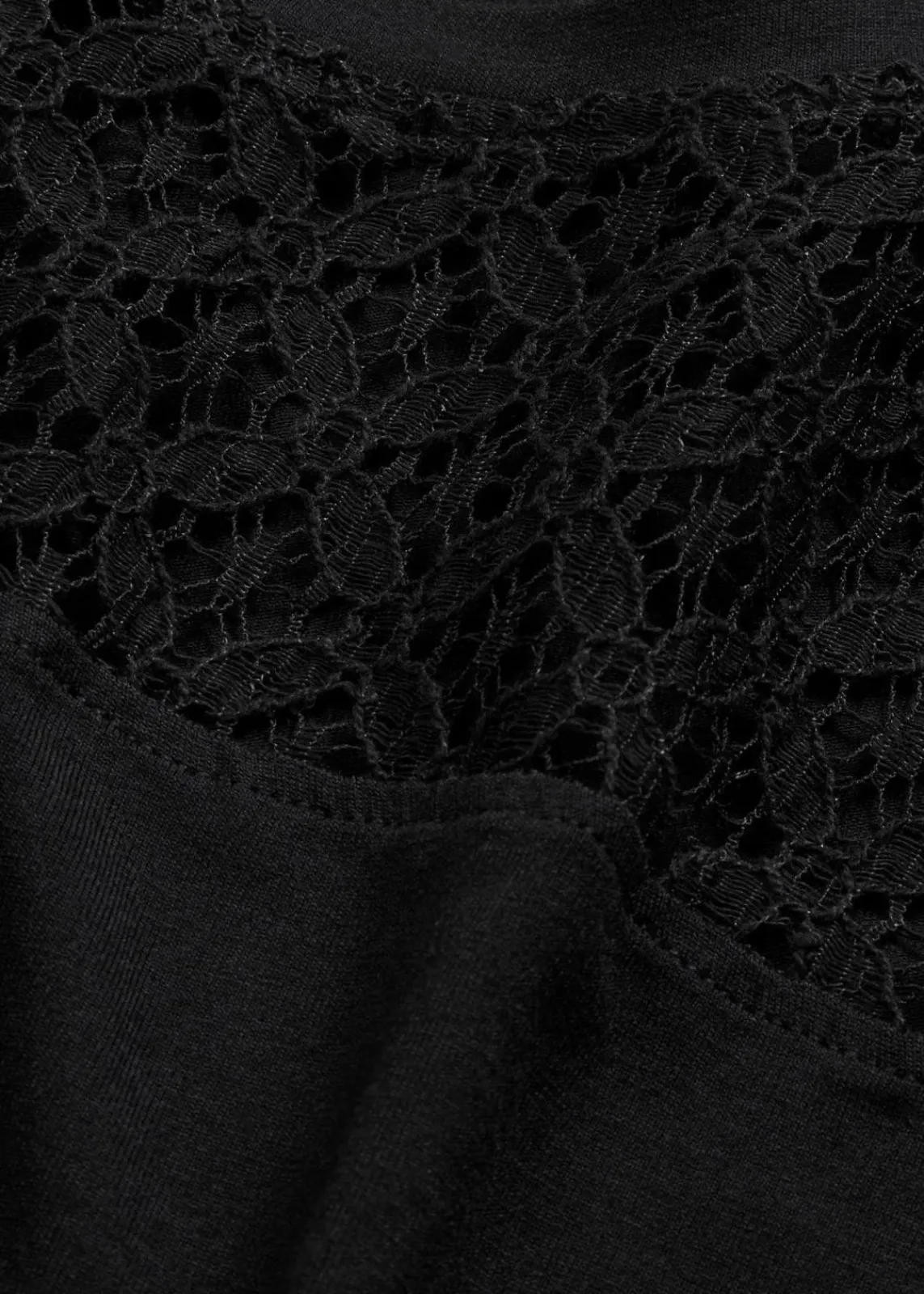 bonprix Nachhaltigere Materialien|Shirts & Tops^Shirt mit Spitze schwarz