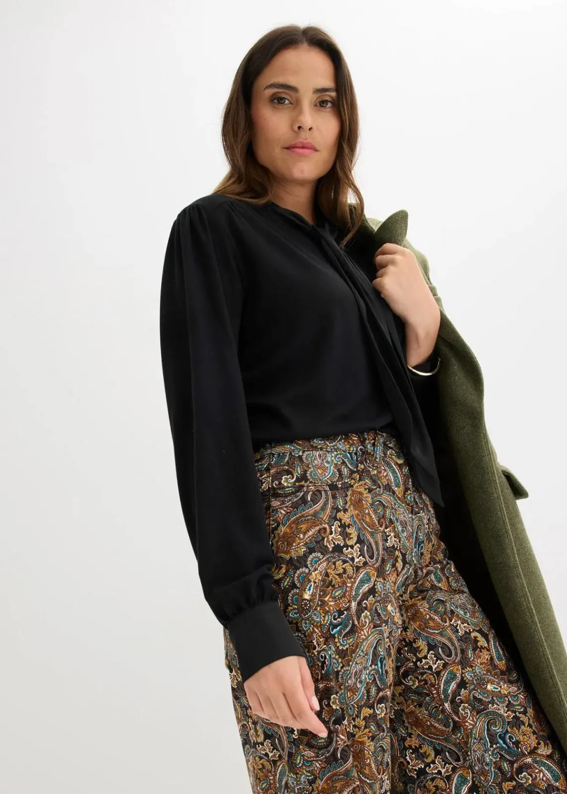 bonprix Shirts & Tops^Shirt mit Viskose und Satinschluppe schwarz