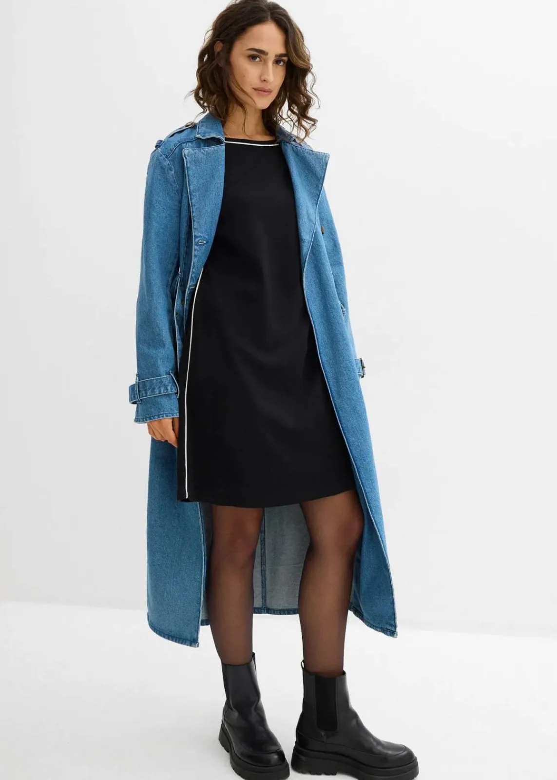 bonprix Bekleidung·Pullover & Strickjacken|Nachhaltigere Materialien^Shirtkleid aus Bio Bauwolle mit Kontrastpiping schwarz