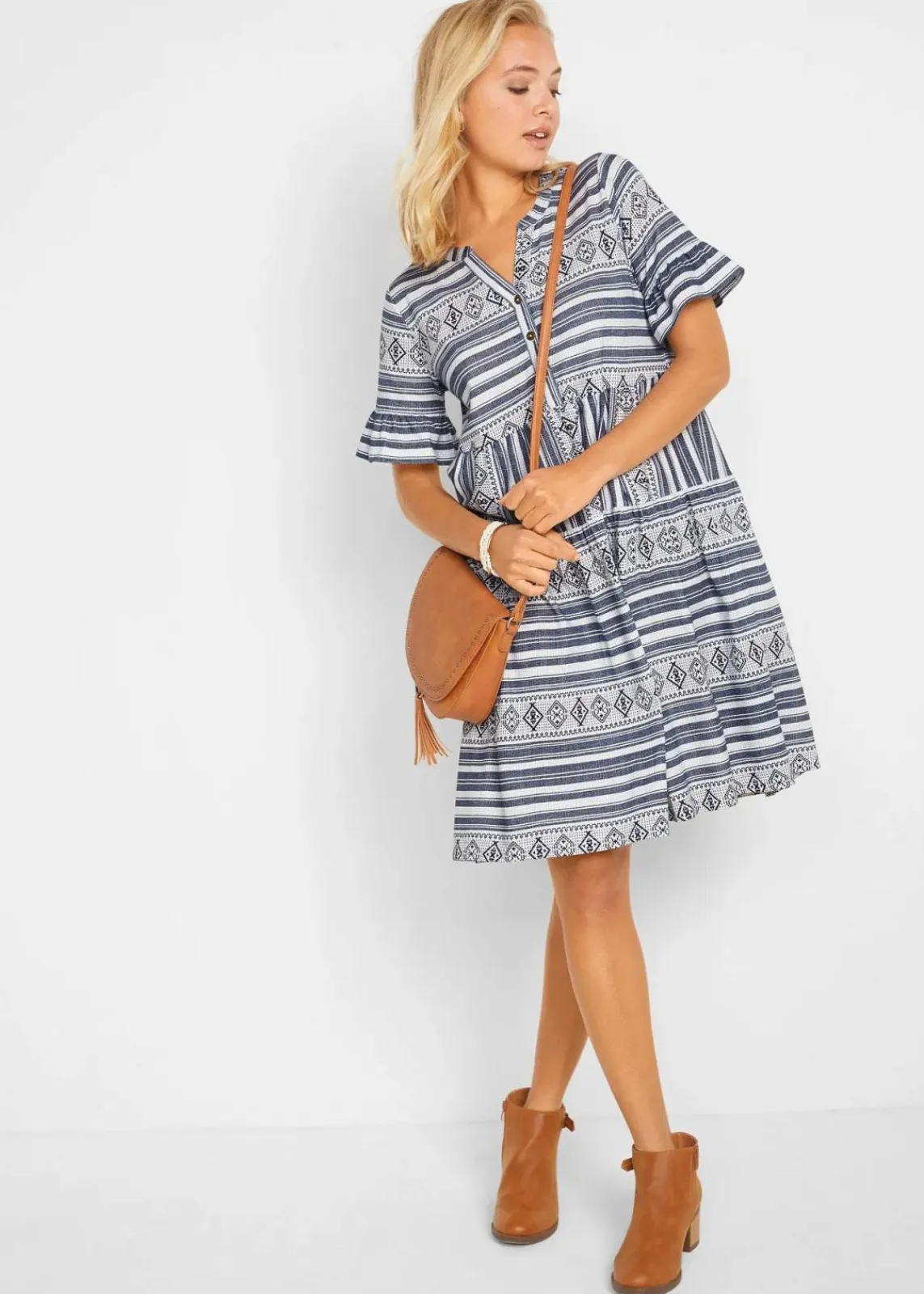 bonprix Bekleidung·Pullover & Strickjacken|Kleider^Shirtkleid aus fließendem Viskose-Mix weiß/dunkelblau bedruckt