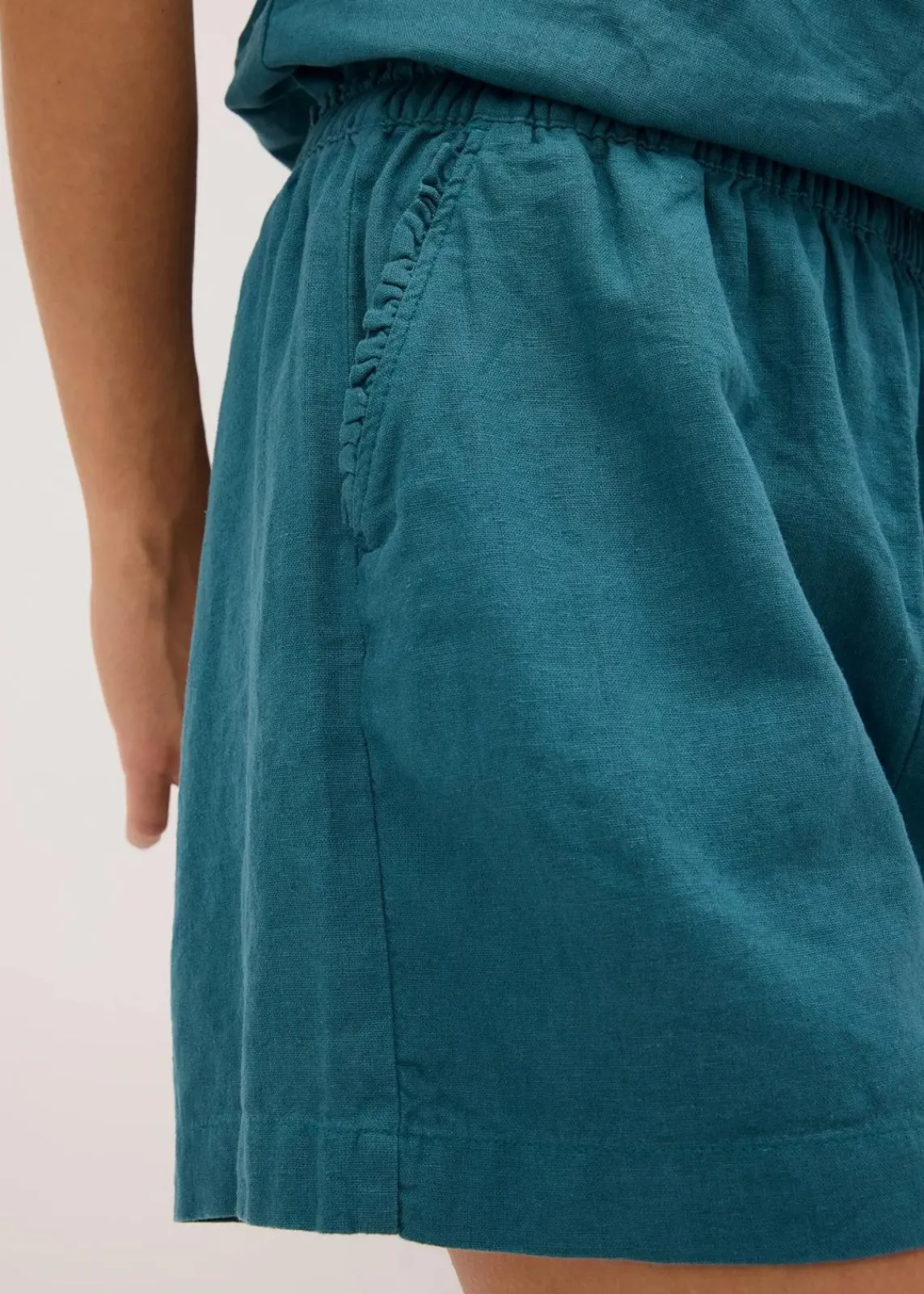 bonprix Hosen|Shorts^Shorts mit Leinenanteil pfeffergrün