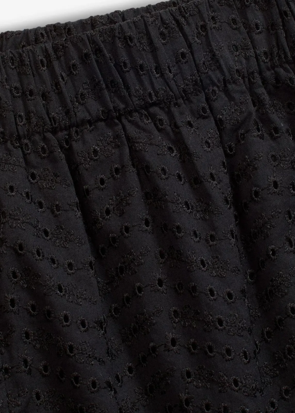 bonprix Hosen|Shorts^Shorts mit Lochstickerei schwarz