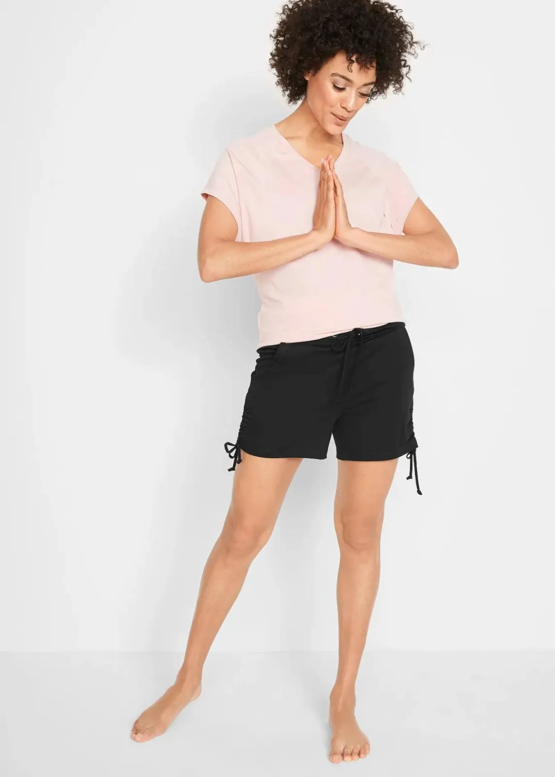 bonprix Bekleidung·Outdoorbekleidung|Bekleidung·Kleider^Shorts mit Raffung schwarz