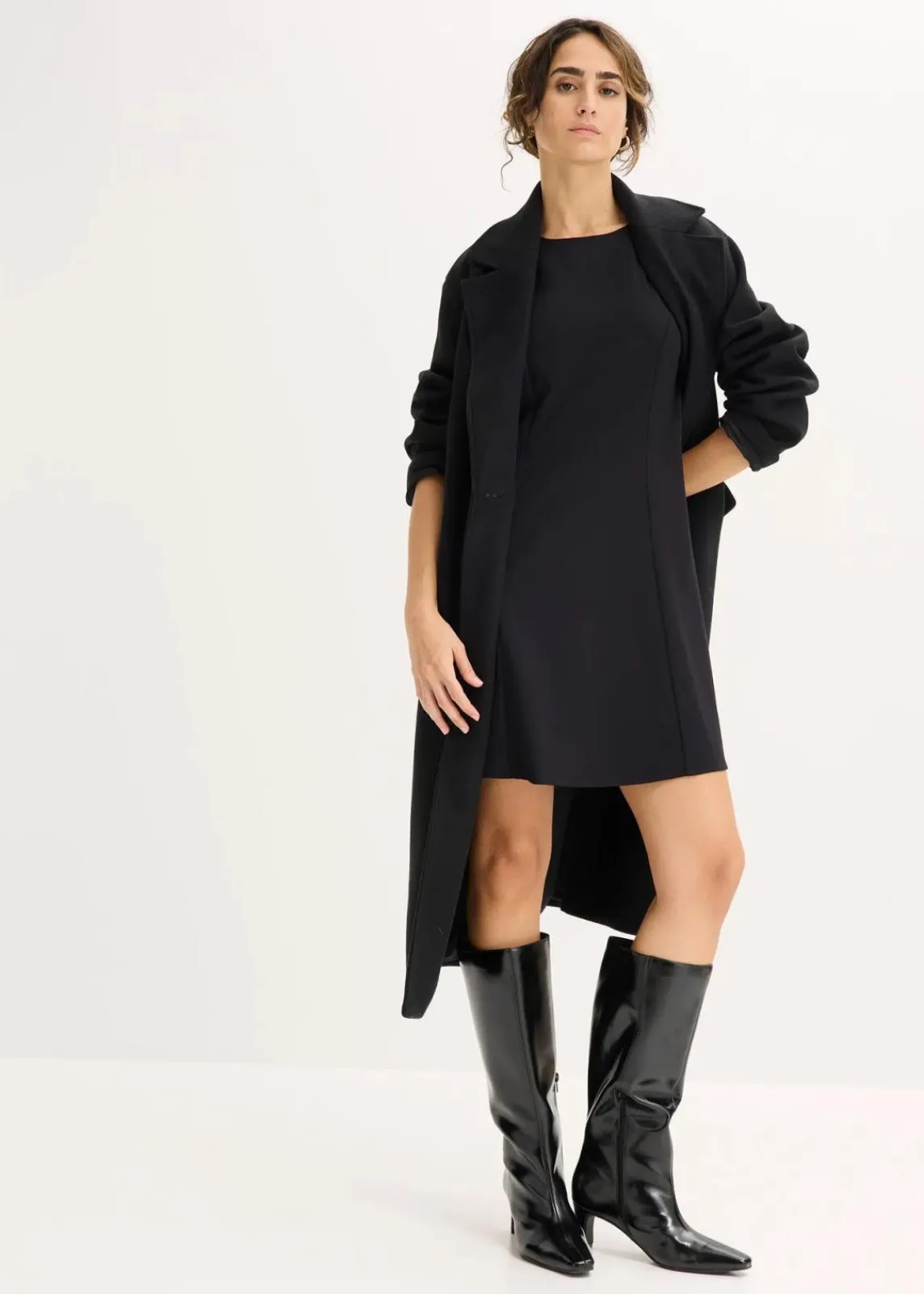bonprix Bekleidung·Pullover & Strickjacken|Nachhaltigere Materialien^Skater-Minikleid schwarz