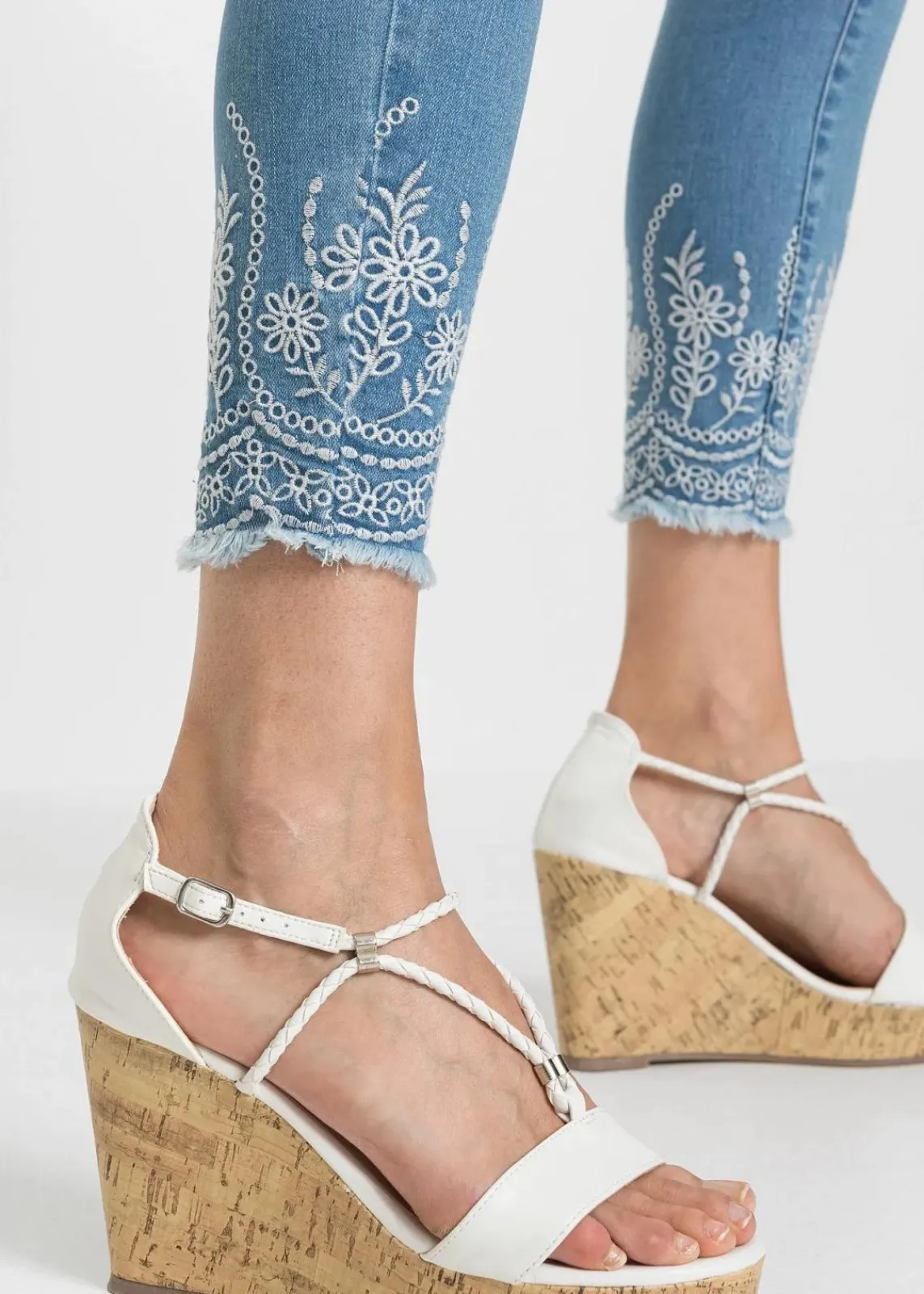 bonprix Jeans|Nachhaltigere Materialien^Skinny Jeans, Mid Waist hellblau denim