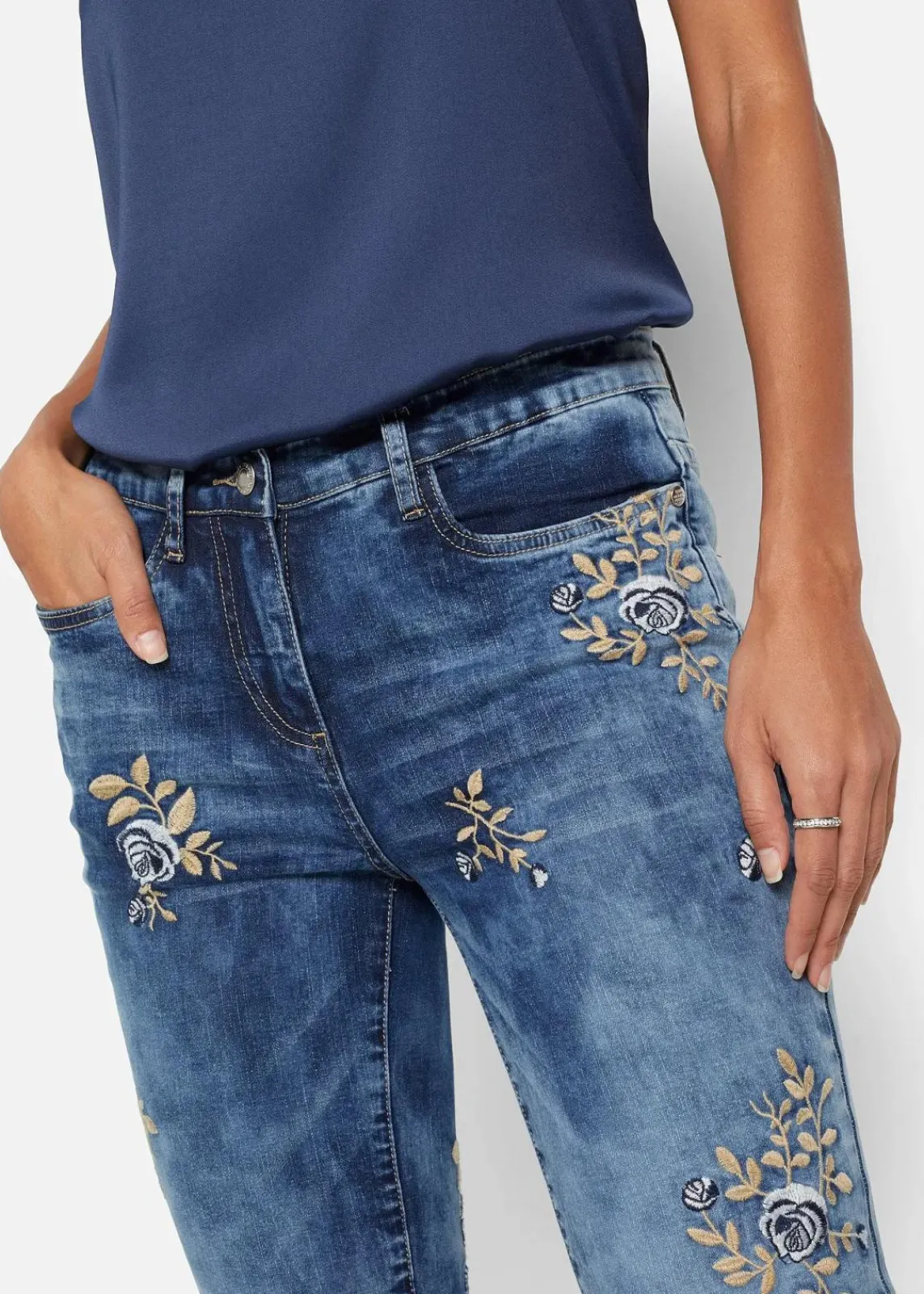 bonprix Bekleidung·Shirts & Tops|Jeans^Slim-Fit-Jeans mit floraler Stickerei blau denim