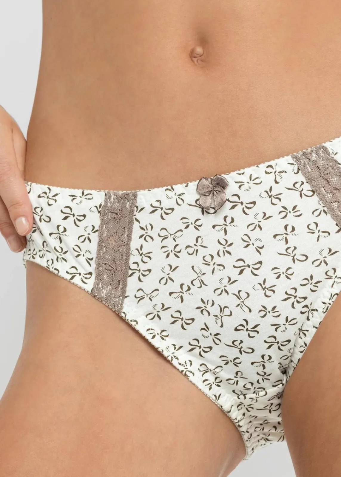 bonprix Wäsche·Baumwollunterwäsche|Wäsche·Höschen^Slip mit femininem Druck (3er Pack) creme bedruckt + taupe + creme