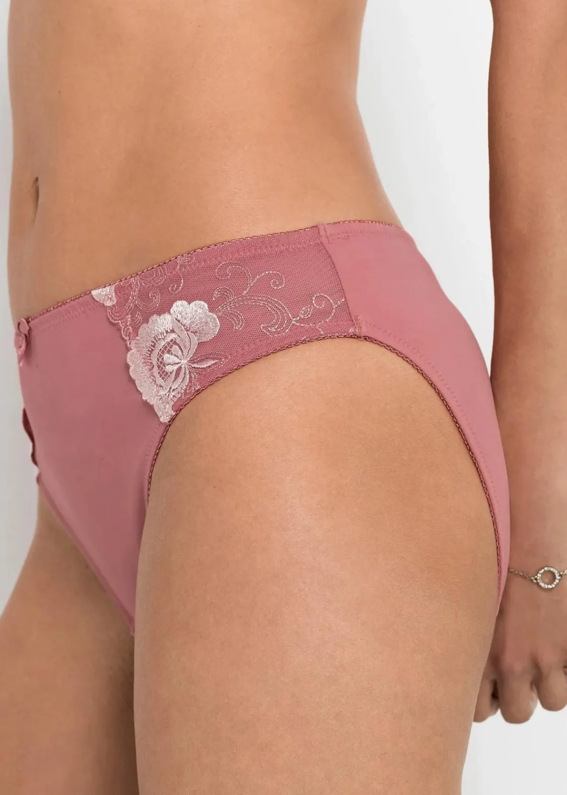 bonprix Nachhaltigere Materialien|Höschen^Slip mit Stickerei (2er Pack) rauchrose+zartrosa geblümt