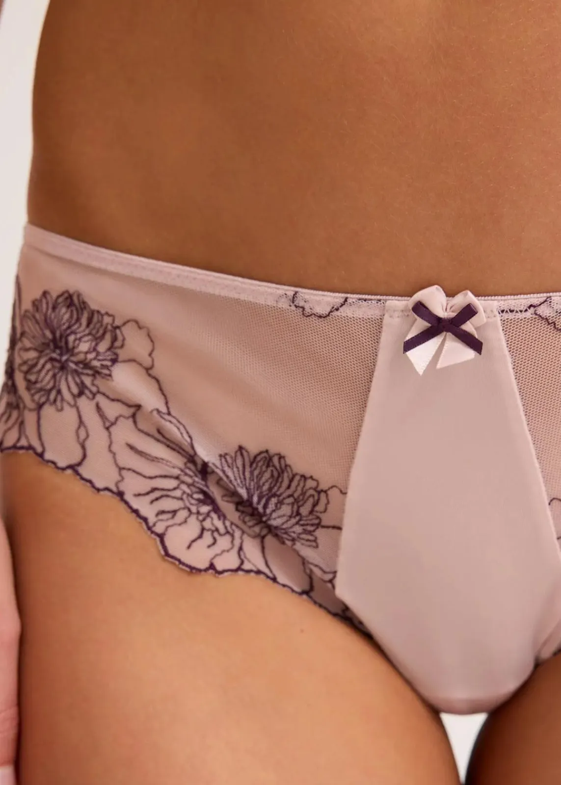 bonprix Dessous|Höschen^Slip mit zarter Stickerei mattrosa/beere
