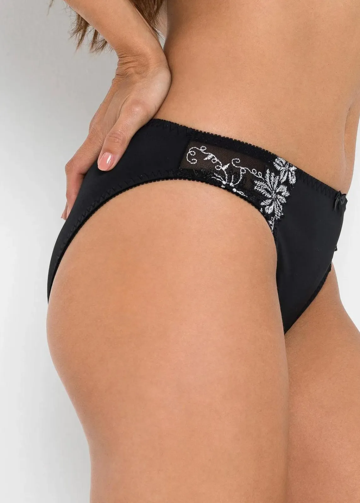 bonprix Wäsche·Dessous|Wäsche·Höschen^Slip mit zarter Stickerei (2er Pack) schwarz+schwarz/weiß