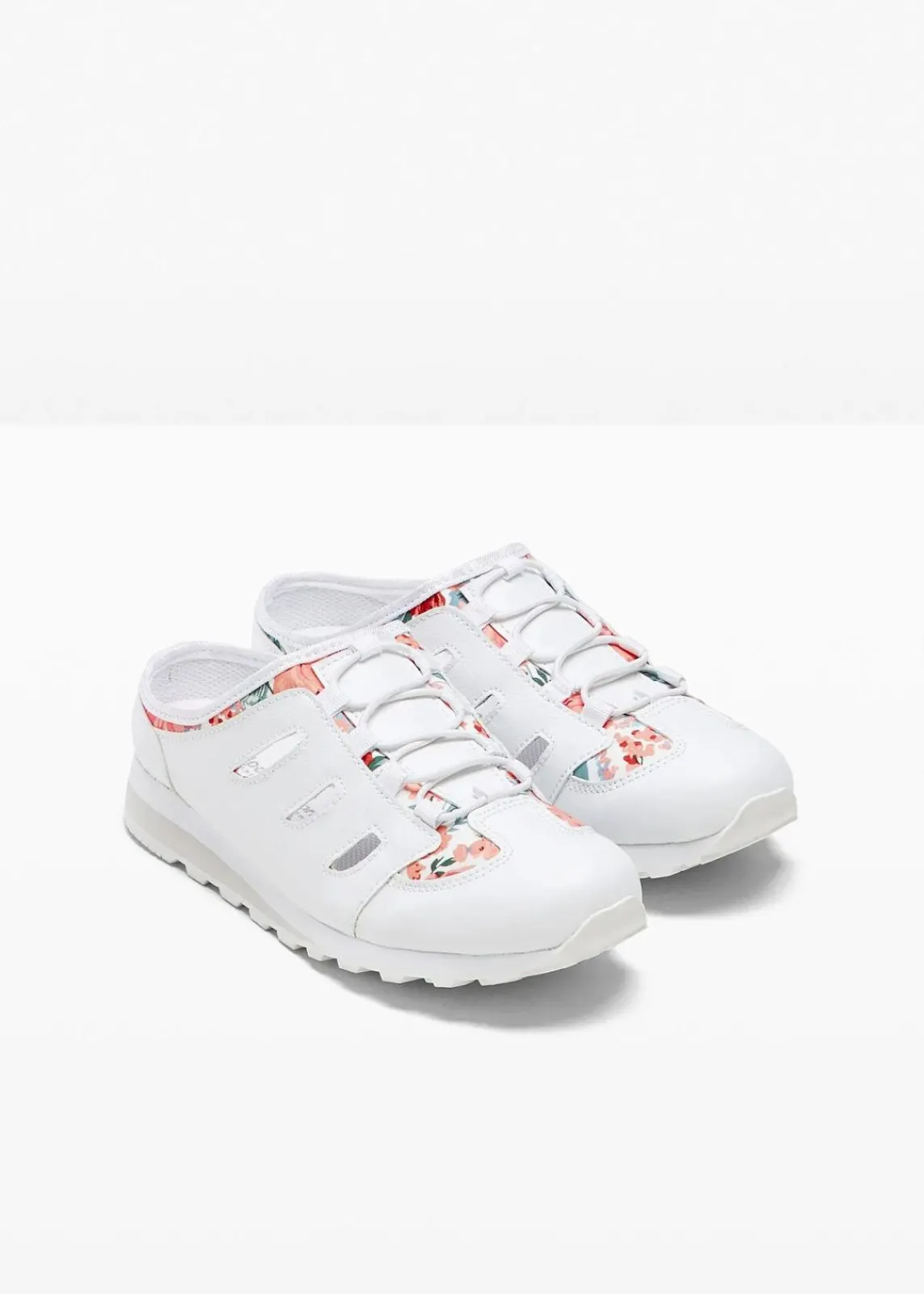 bonprix Slipper & Halbschuhe|Sommerschuhe^Slipper mit Profilsohle weiß geblümt