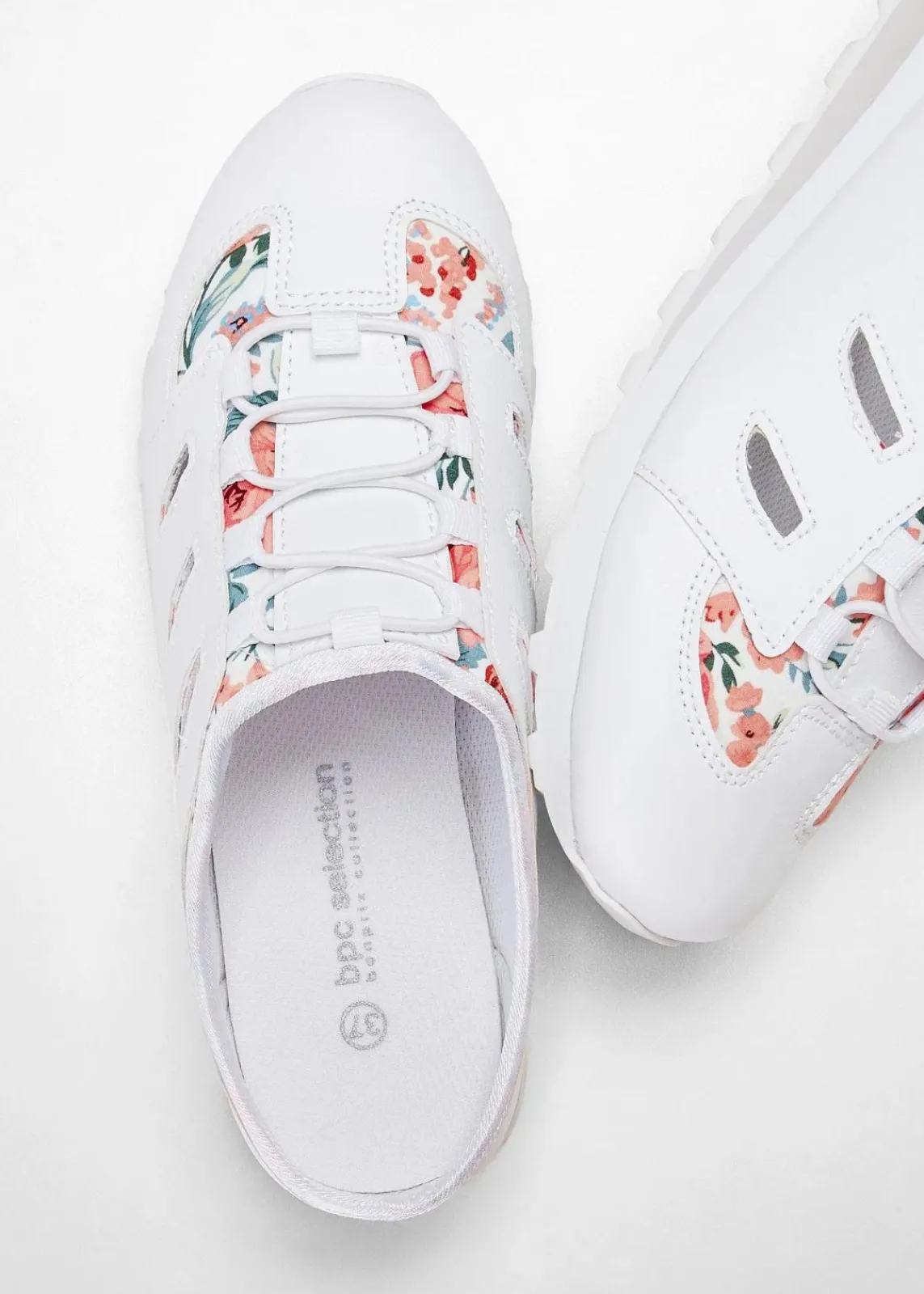 bonprix Slipper & Halbschuhe|Sommerschuhe^Slipper mit Profilsohle weiß geblümt