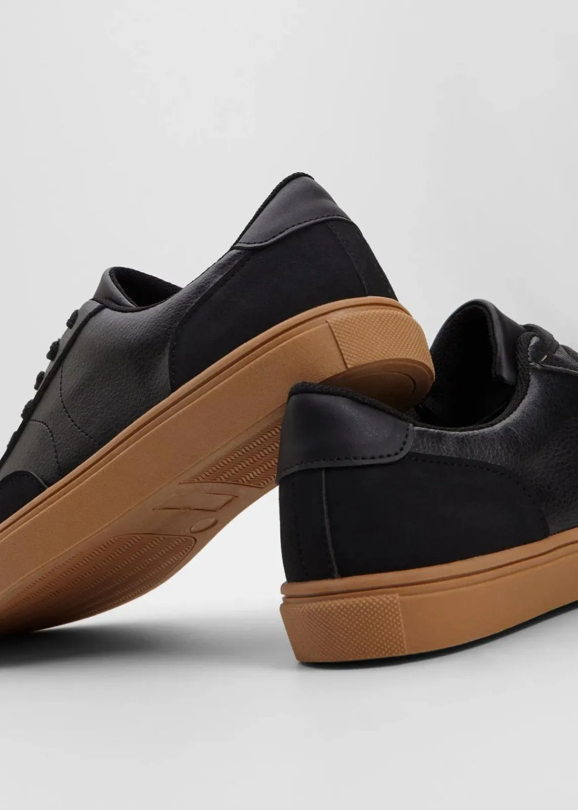 bonprix Sneaker|Sport- & Trekkingschuhe^Sneaker im Retrolook schwarz