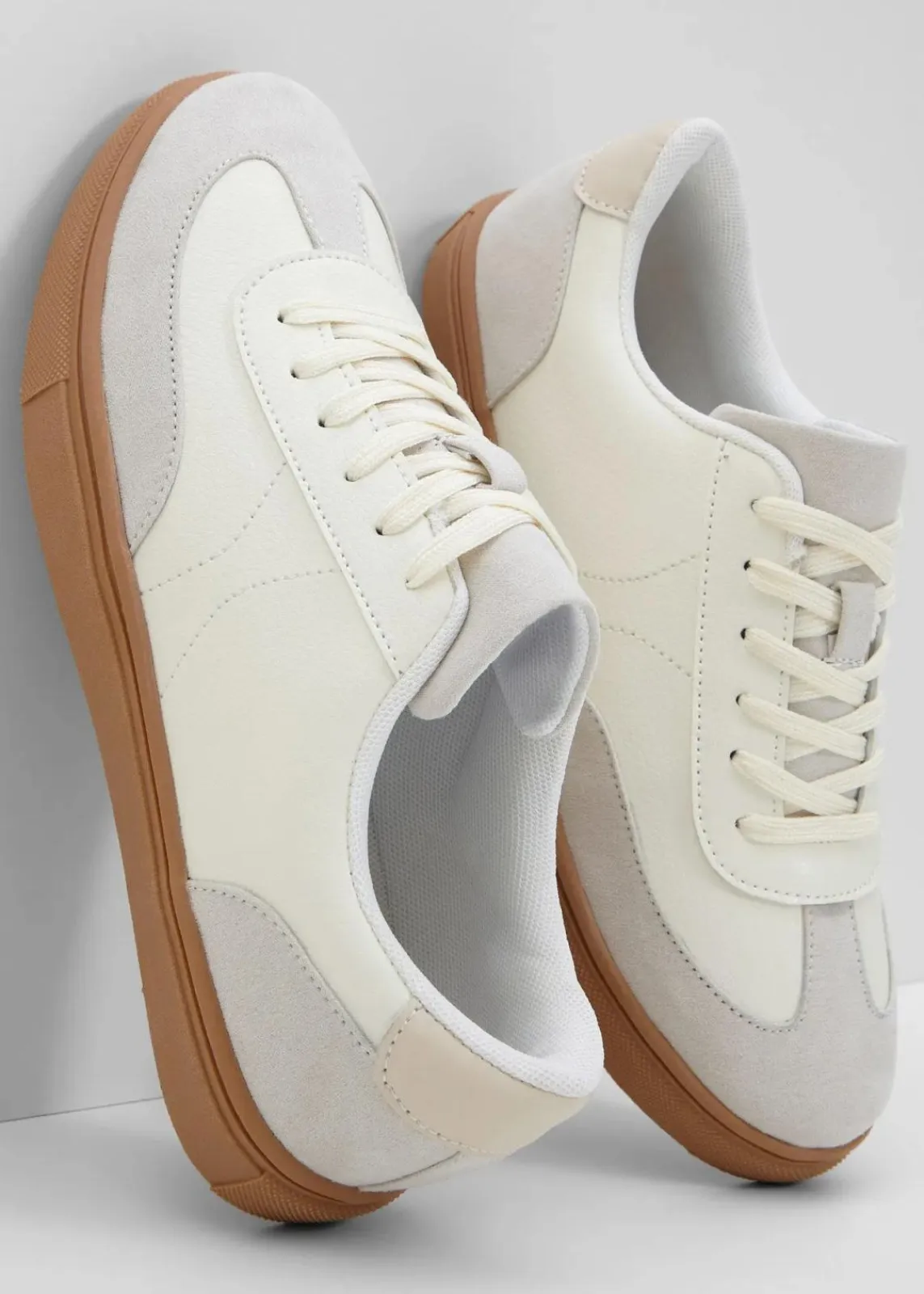 bonprix Sport- & Trekkingschuhe|Sneaker^Sneaker im Retrolook wollweiß