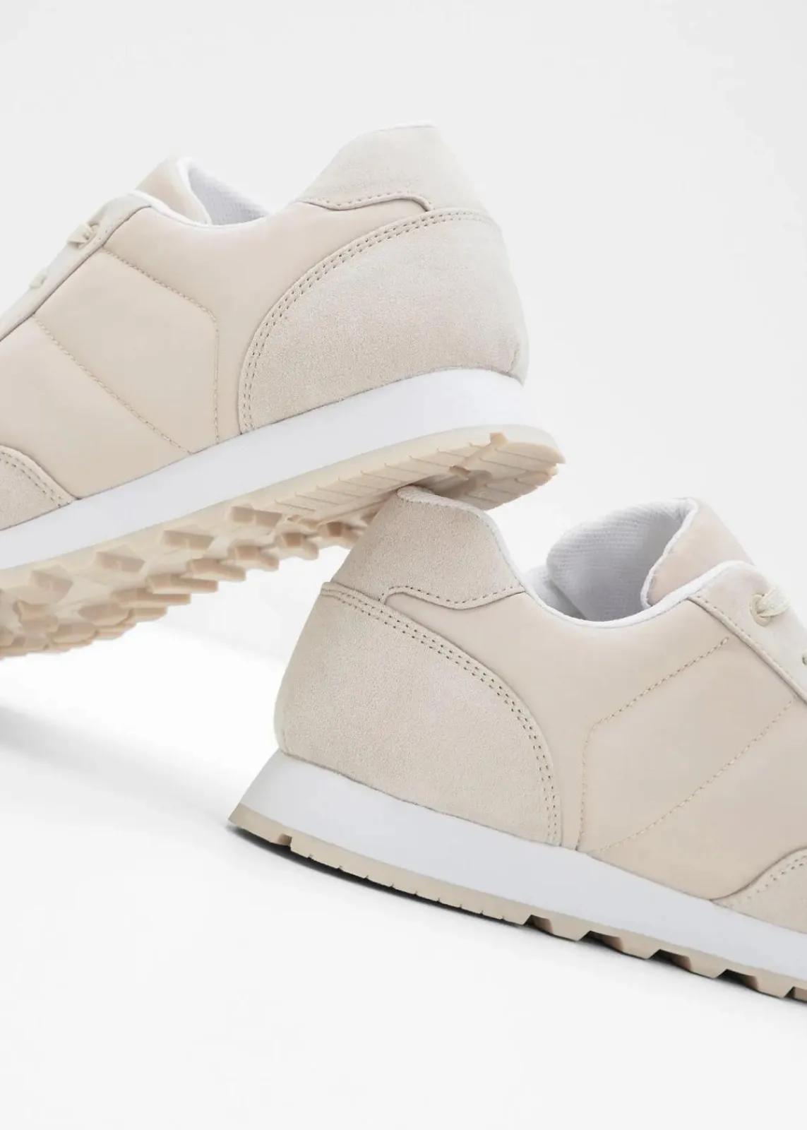 bonprix Sneaker^Sneaker mit Satin-Einsatz beige