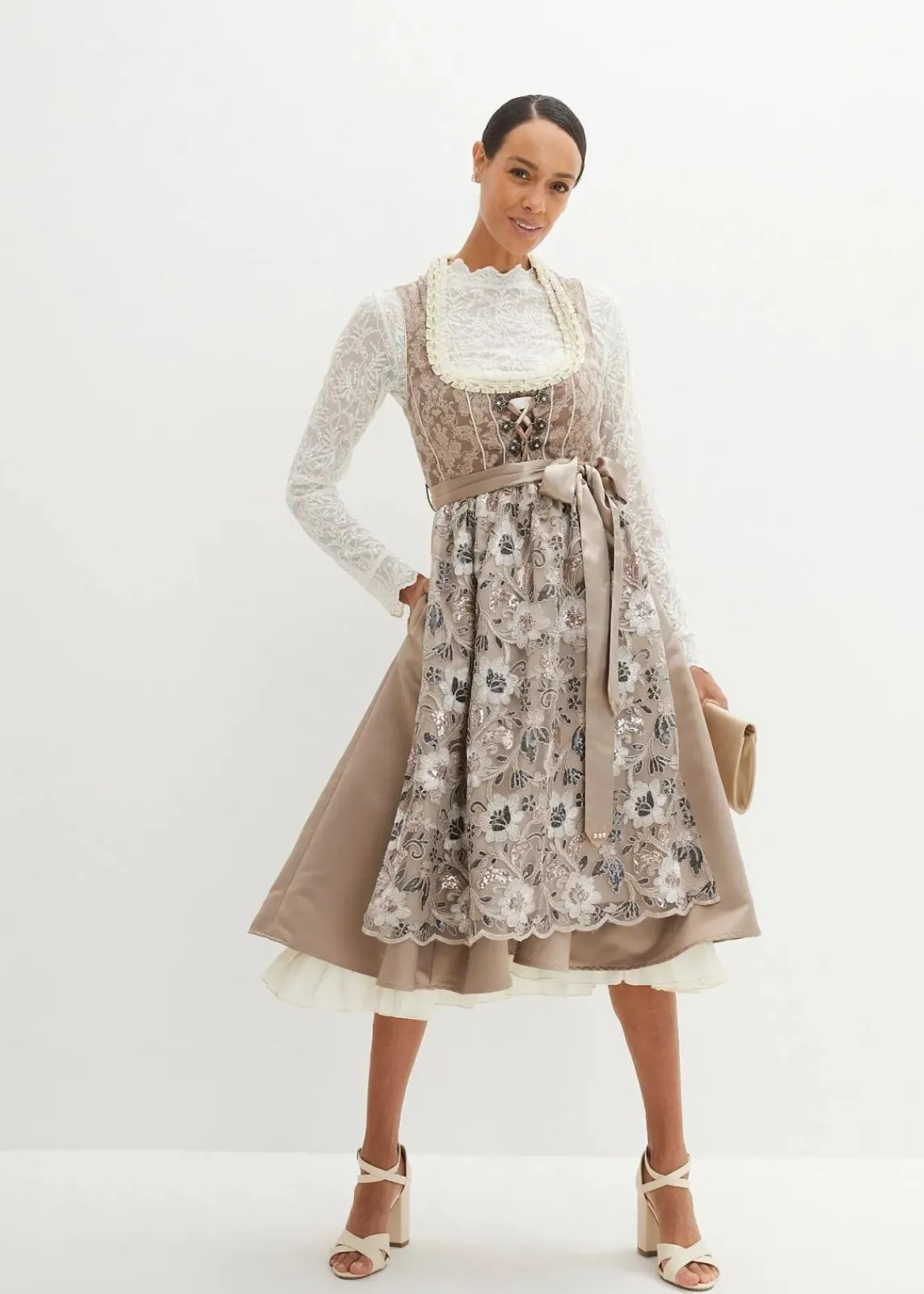 bonprix Bekleidung·Jacken & Mäntel|Blusen & Tuniken^Spitze-Dirndlbluse, langarm wollweiß