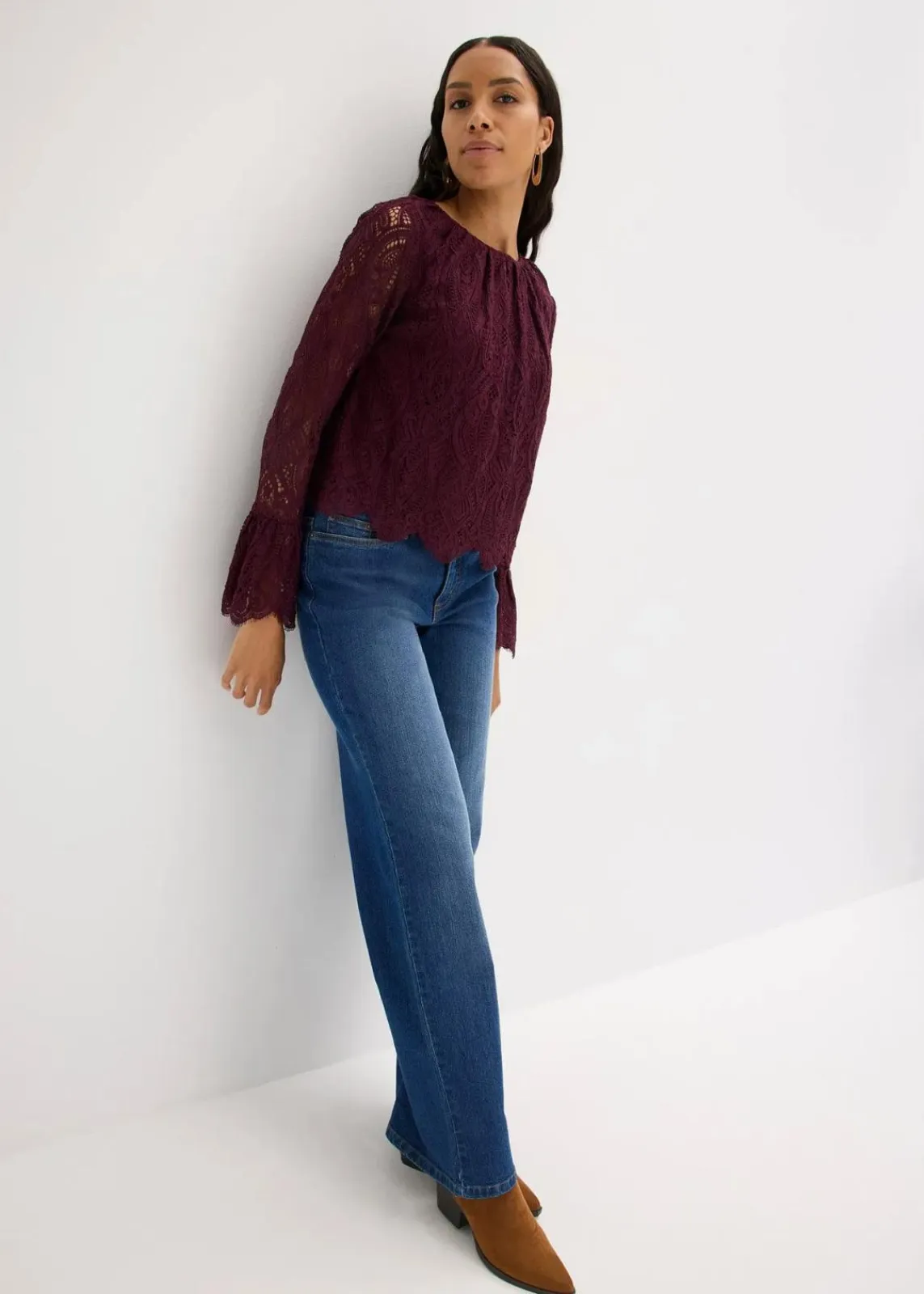 bonprix Bekleidung·Jacken & Mäntel|Blusen & Tuniken^Spitzen-Bluse mit Volants weinrot