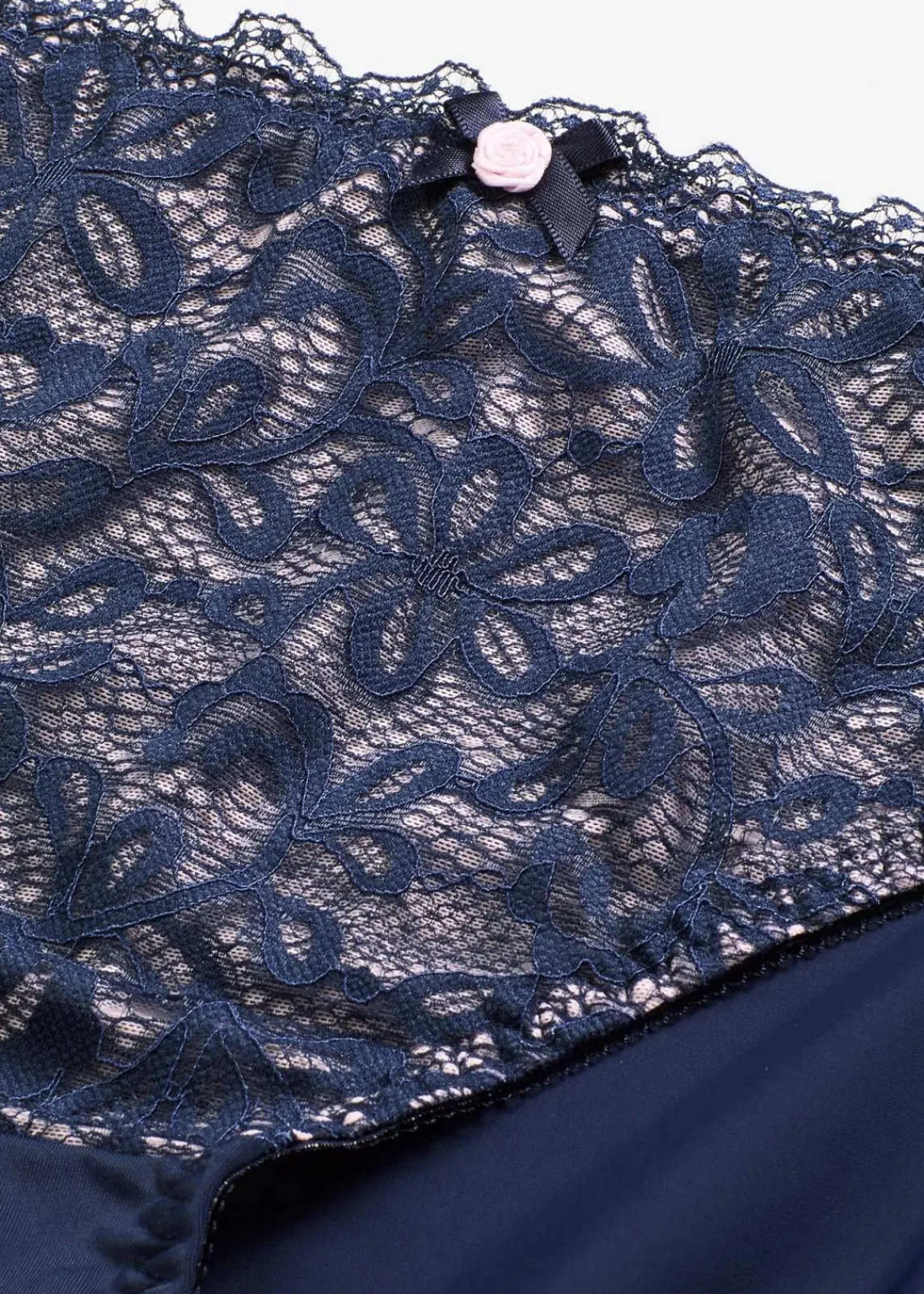 bonprix Wäsche·Dessous|Wäsche·Höschen^Spitzenverzierter Slip dunkelblau/puderflieder