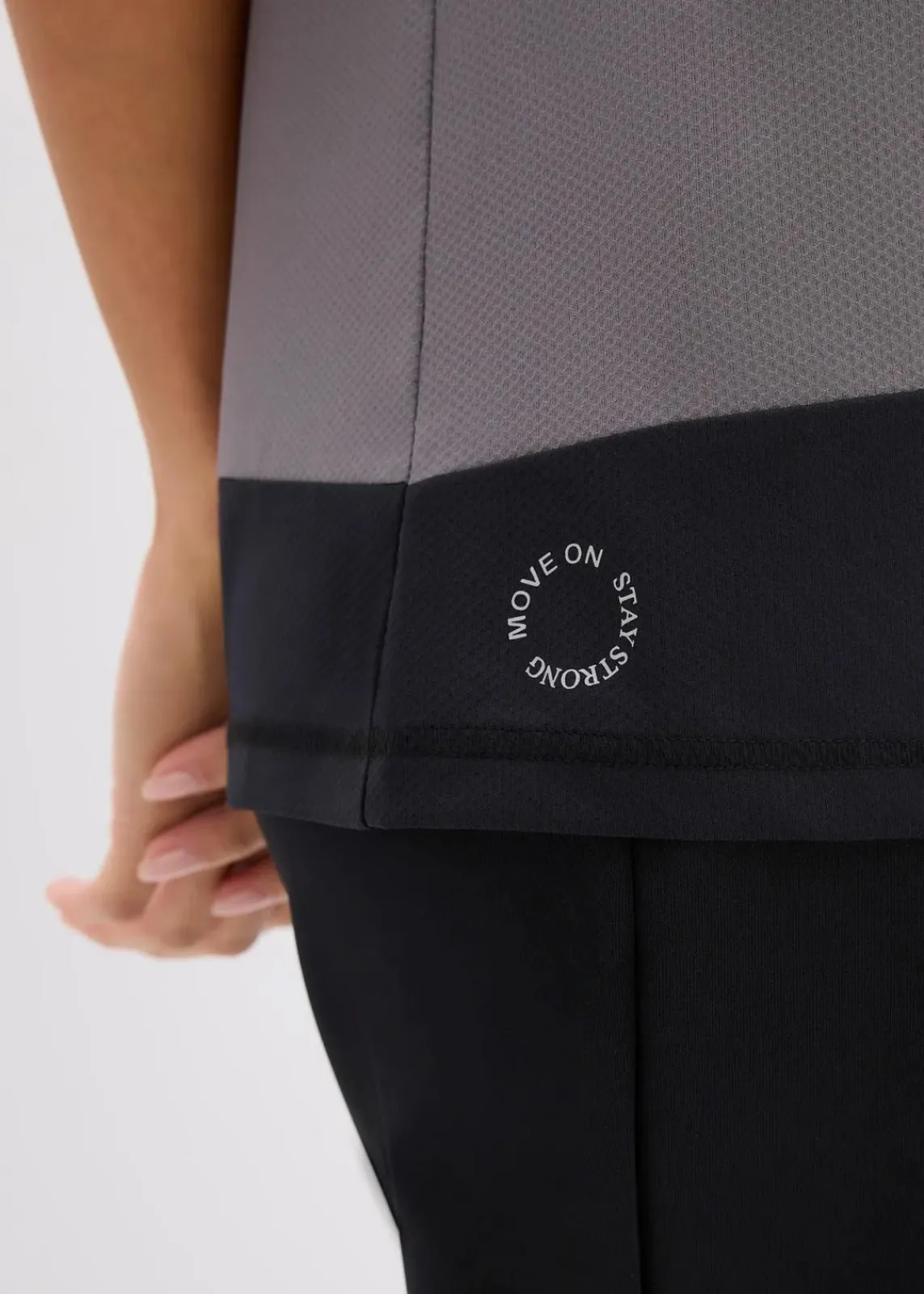 bonprix Shirts & Tops|Sportbekleidung^Sport-Shirt mit Strukturoptik granitgrau/schwarz