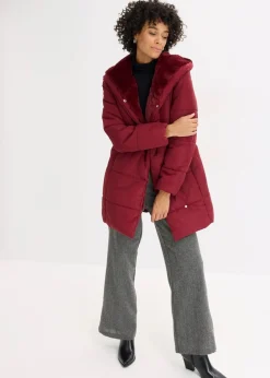 bonprix Jacken & Mäntel|Nachhaltigere Materialien^Steppjacke mit Fellimitatbesatz rubinrot