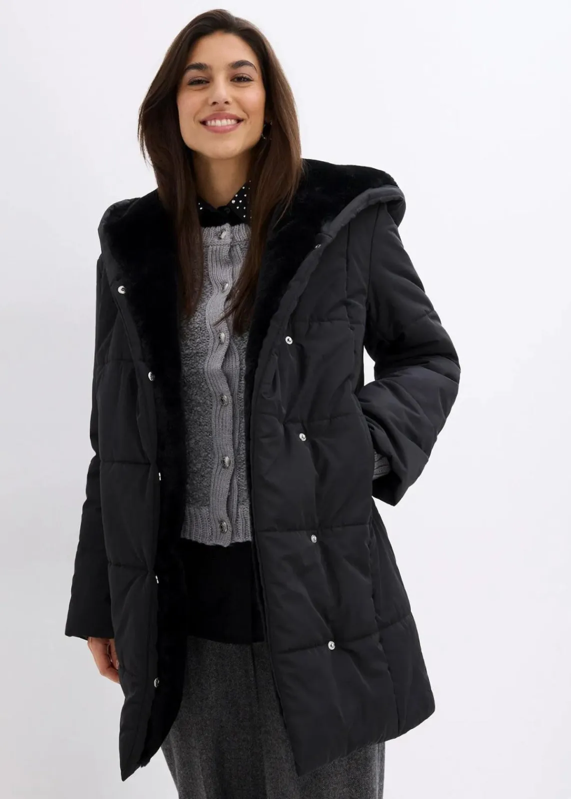 bonprix Bekleidung·Hosen|Nachhaltigere Materialien^Steppjacke mit Fellimitatbesatz schwarz