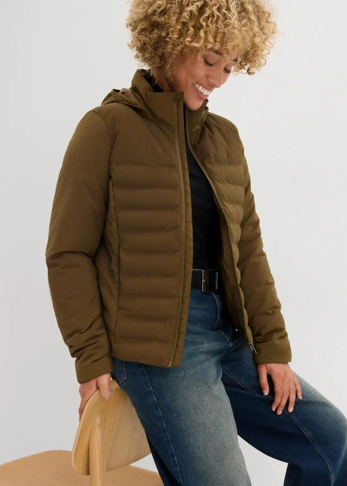 bonprix Jacken & Mäntel|Bekleidung·Hosen^Steppjacke, ultra leichtes Daunenimitat erdoliv