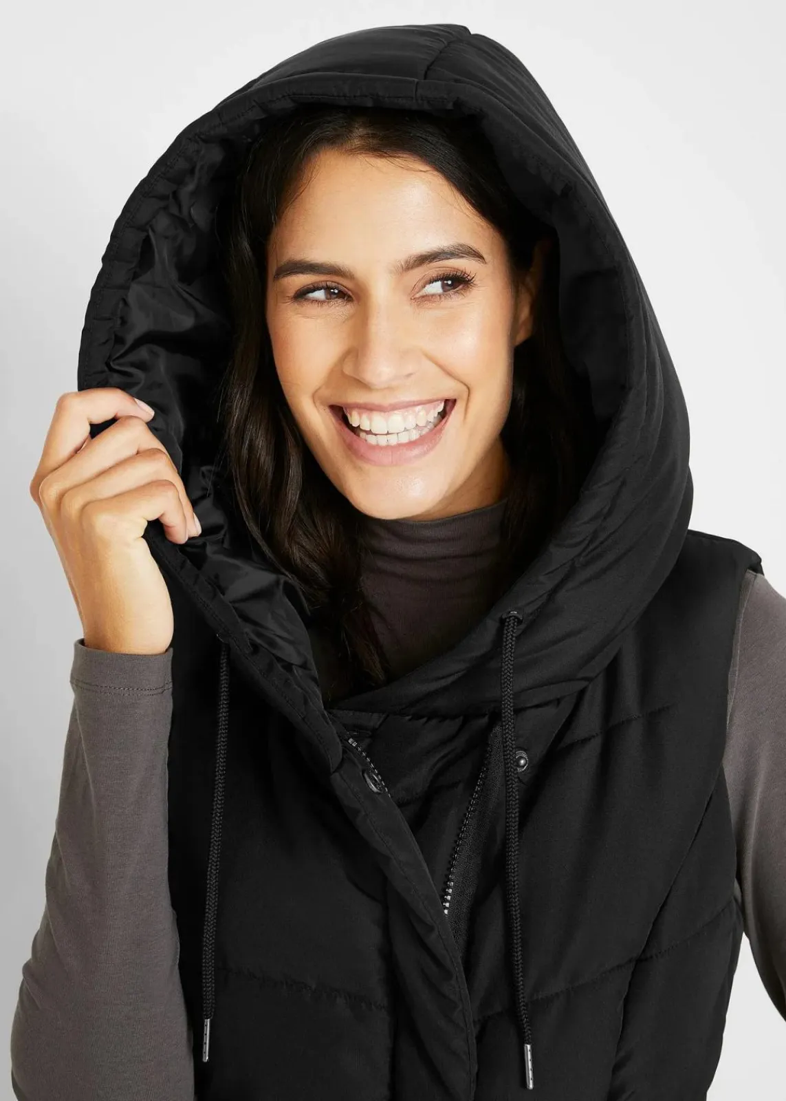bonprix Bekleidung·Hosen|Nachhaltigere Materialien^Steppweste aus recyceltem Polyester schwarz