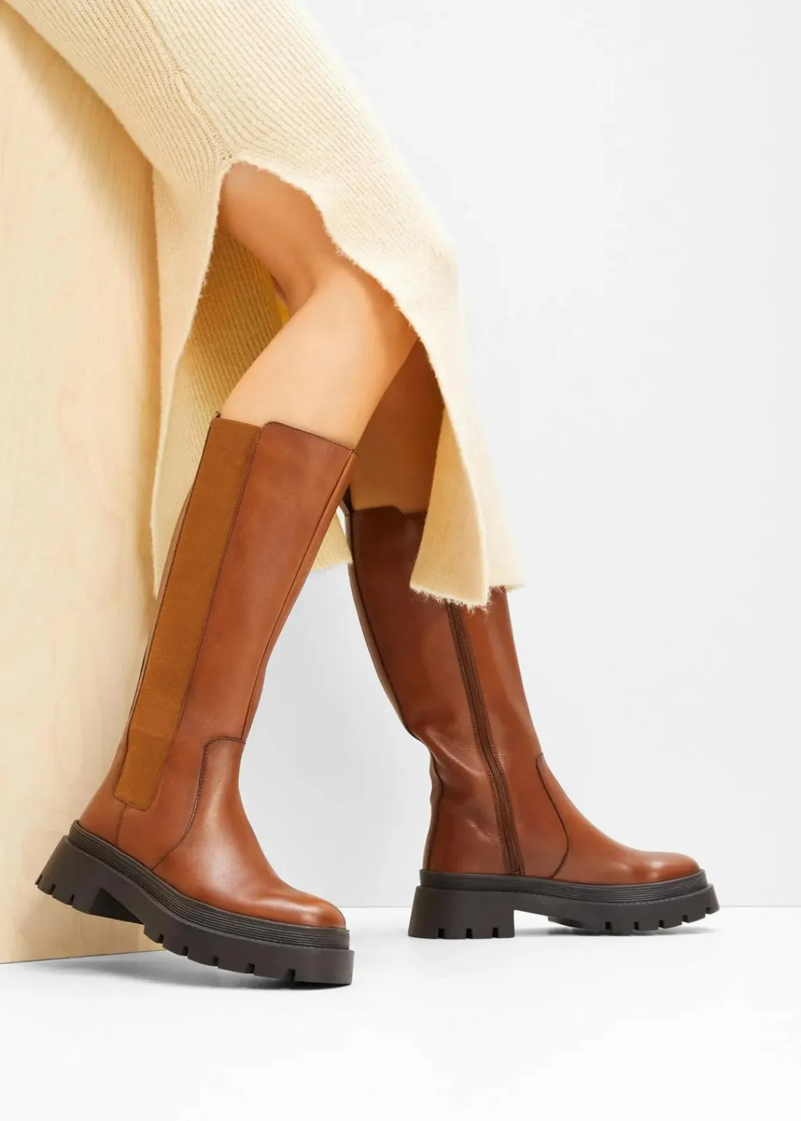 bonprix Stiefel|Schuhe & Accessoires In Spezialgrößen·Elastischer Schaft^Stiefel aus Leder cognac
