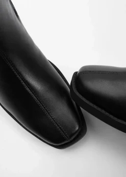 bonprix Stiefel^Stiefel mit hohem Schaft schwarz